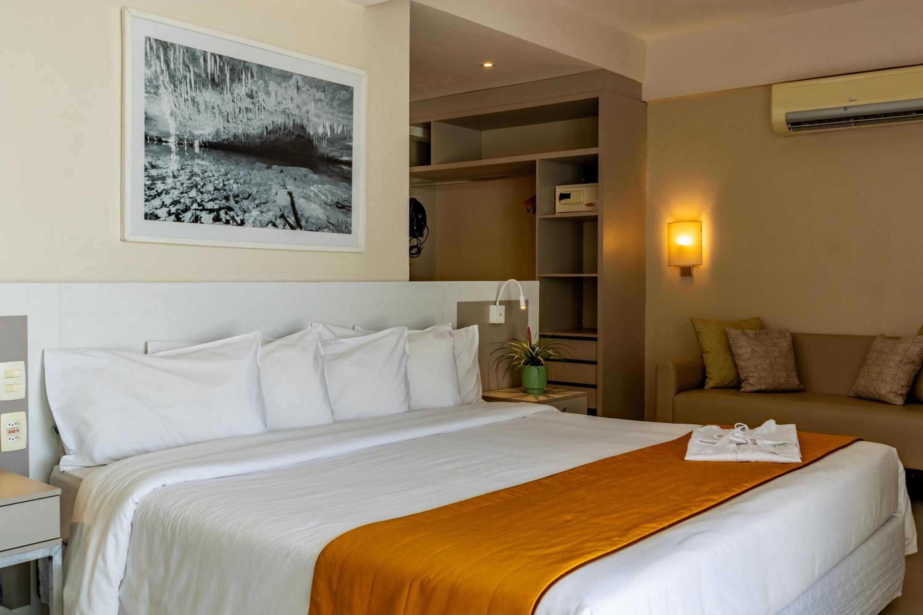 Superior King Suite