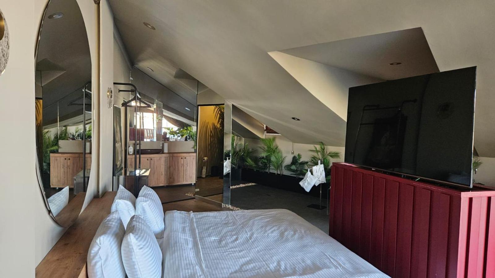 Presidential Suite photo 1