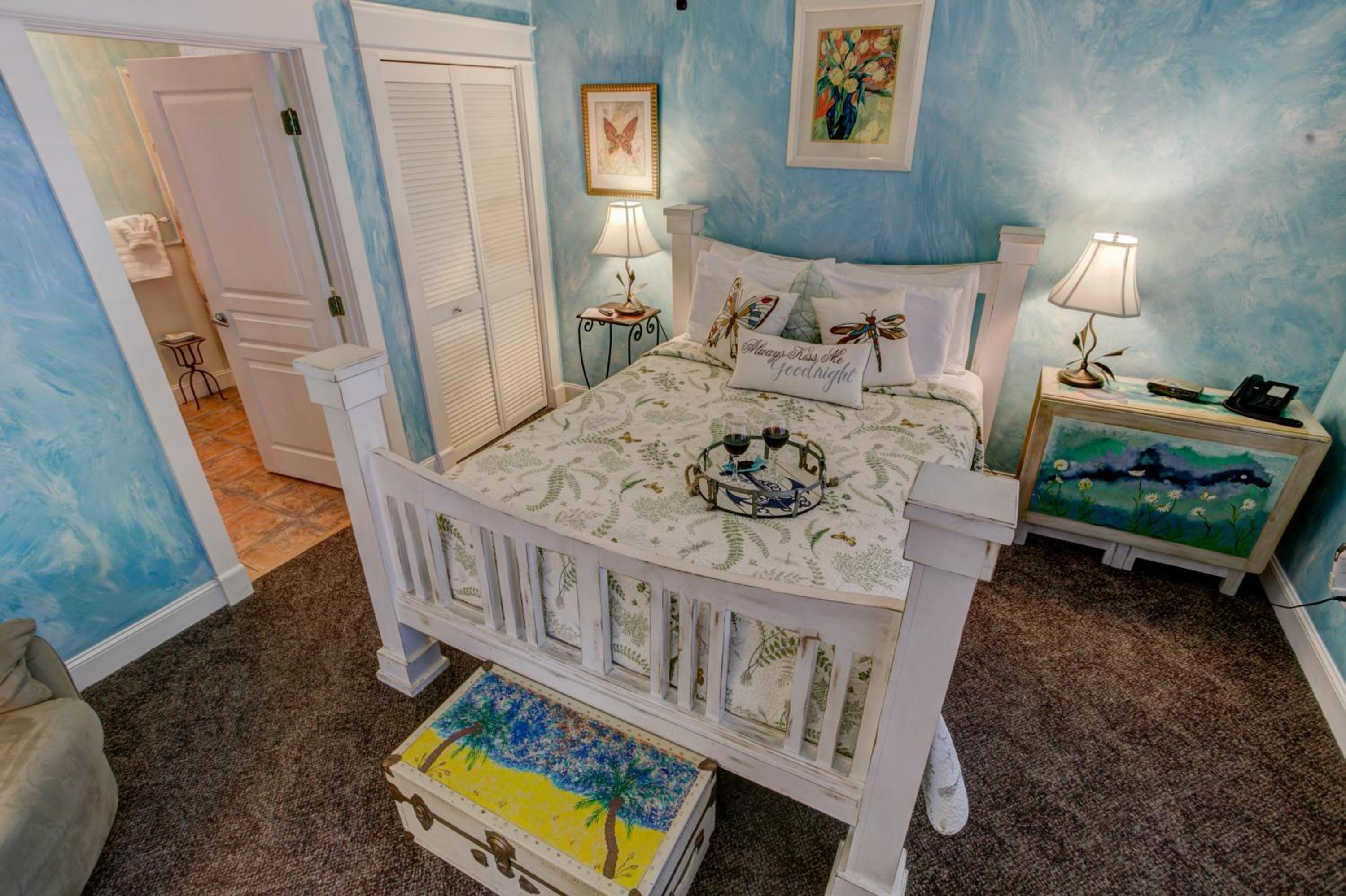 Deluxe Queen Suite -Pet Friendly photo 3