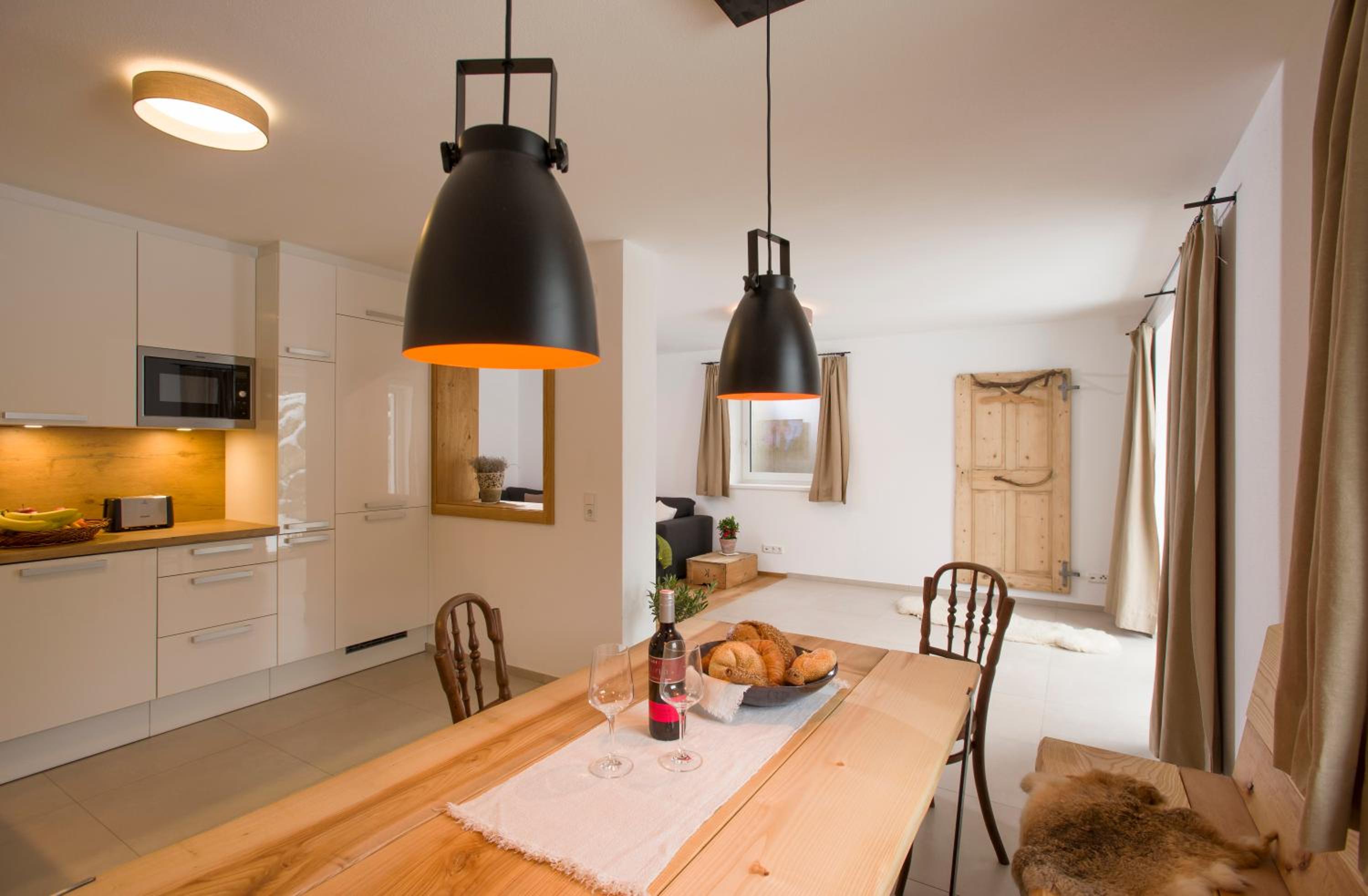 Large Two-Bedroom Apartment - Photo 24