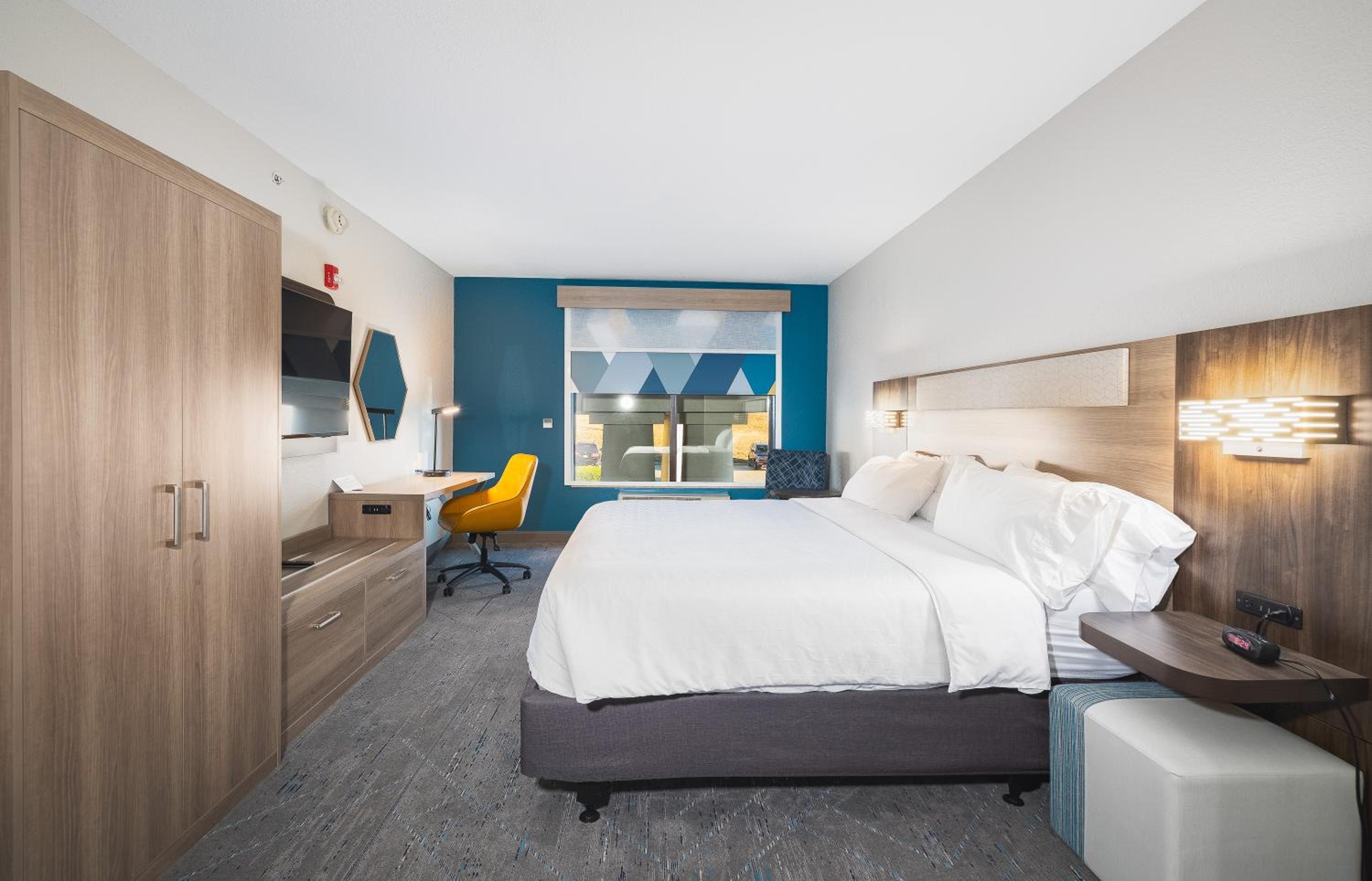 King Suite - Photo 2