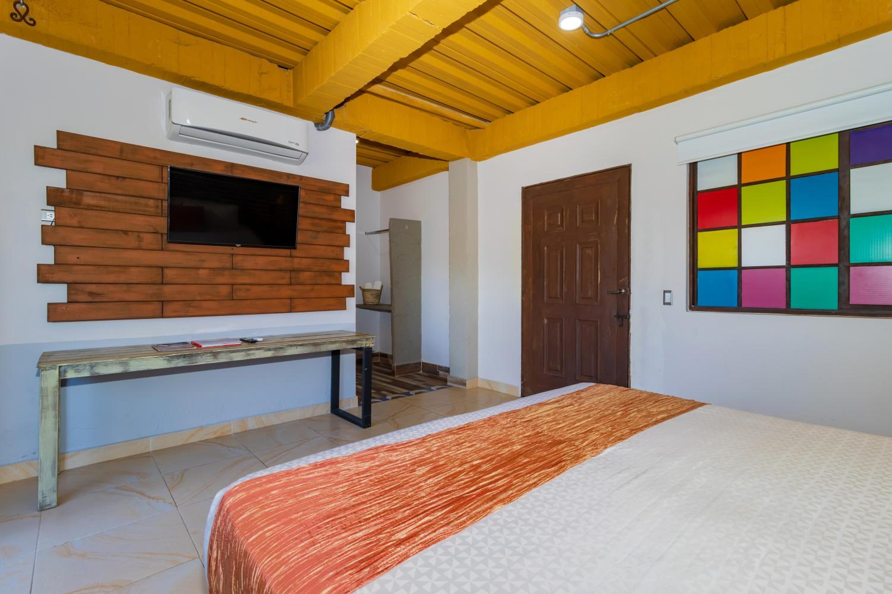 King Room with Balcony photo 2