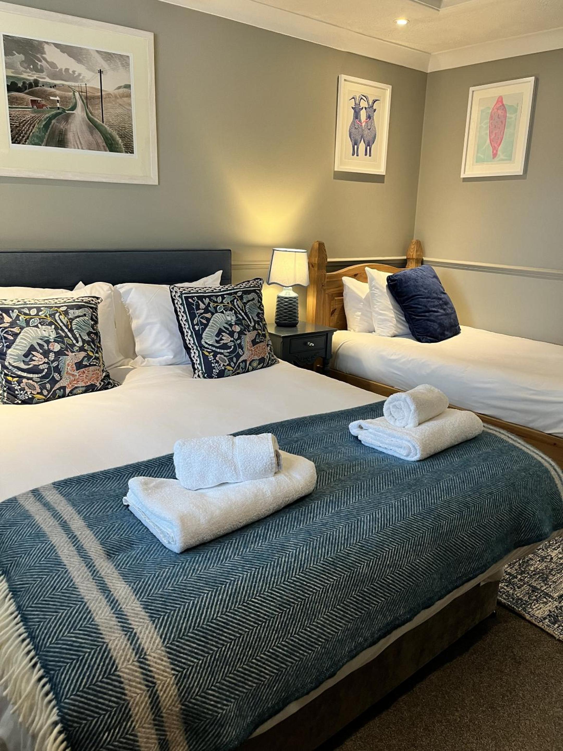 Standard Triple Room - Photo 8