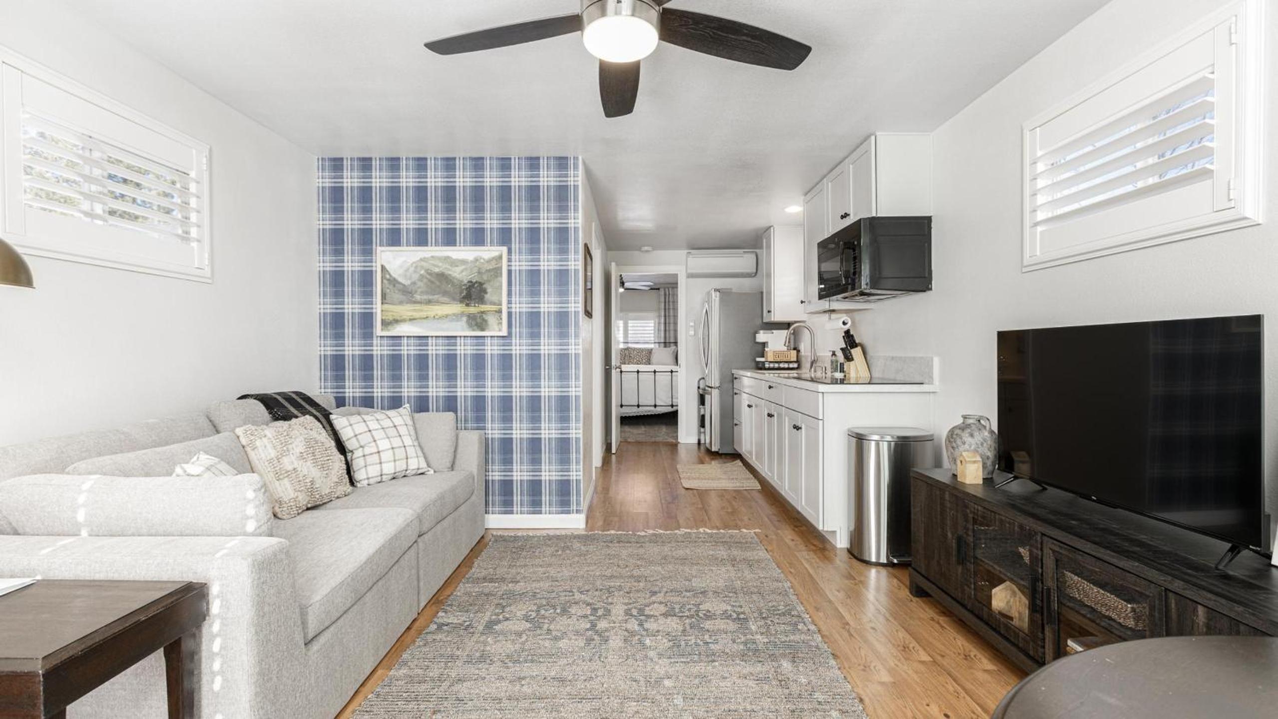 One-Bedroom Apartment photo 1