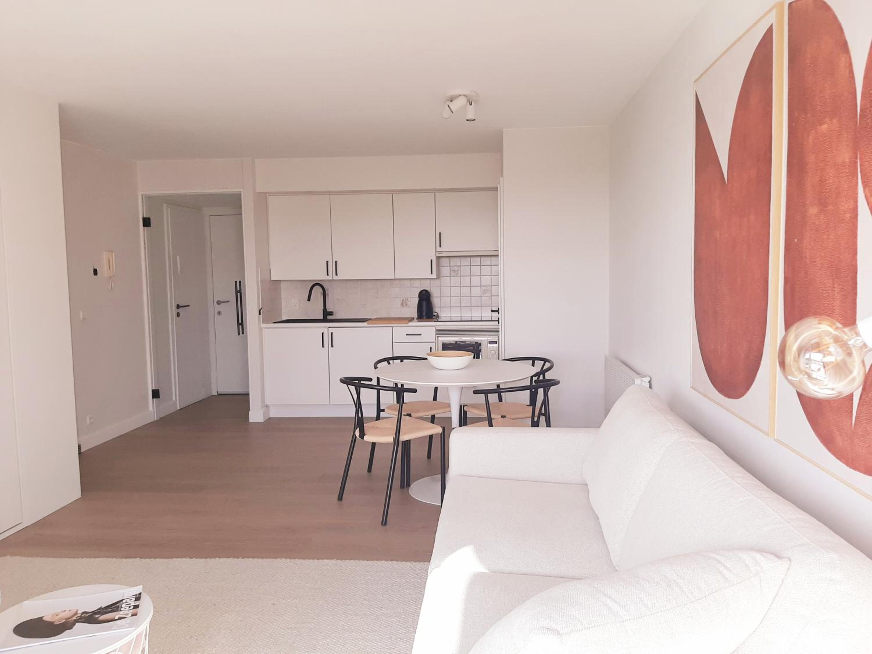 One-Bedroom Apartment photo 3