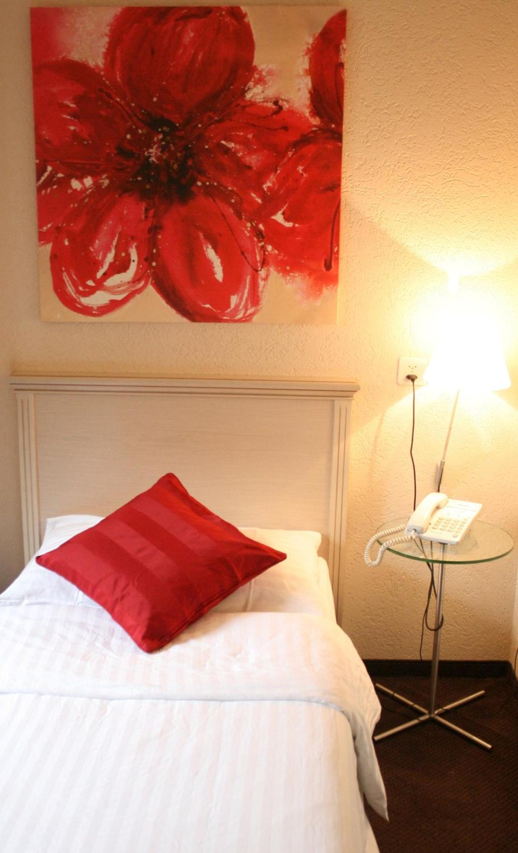 Single Room photo 2