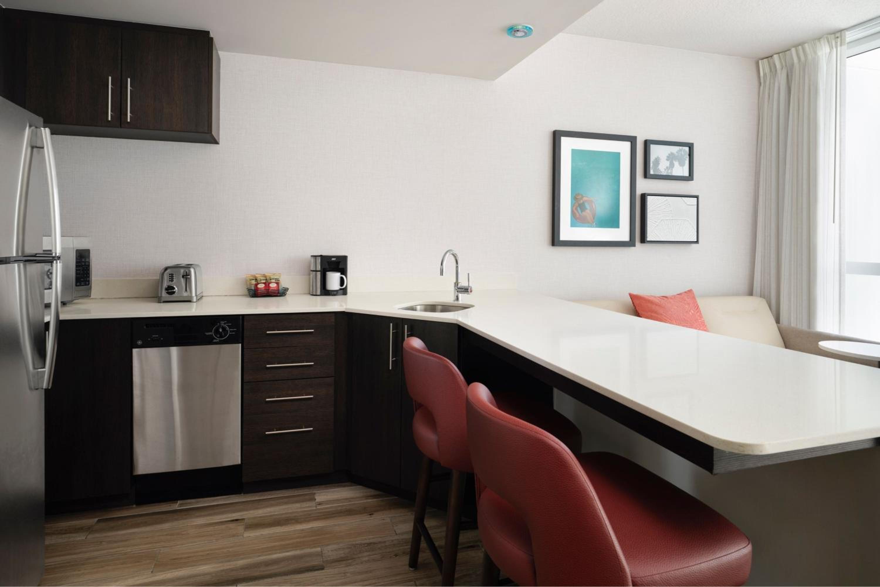 King Suite with Sofa Bed - Hearing Accessible