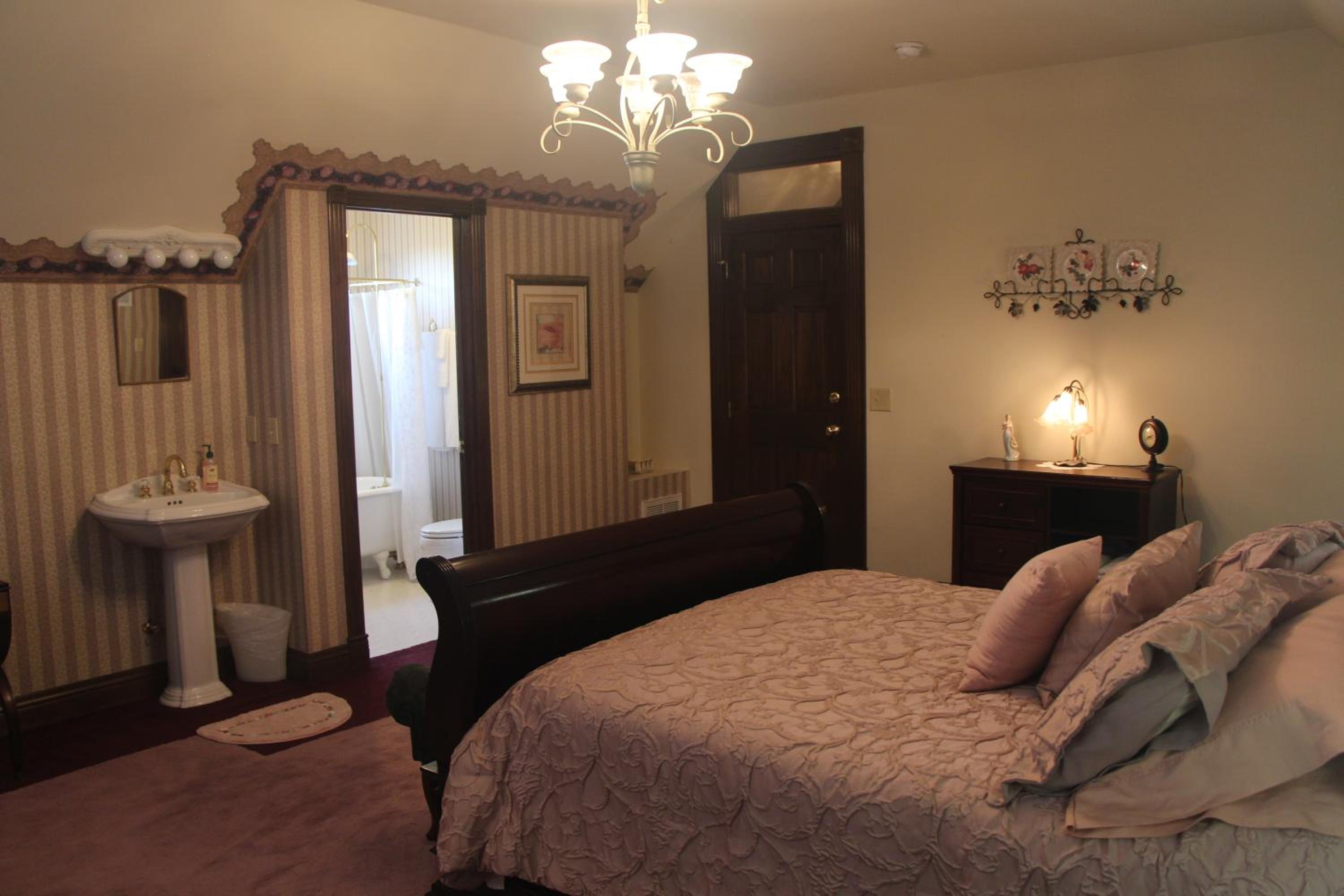 Deluxe Queen Room photo 3