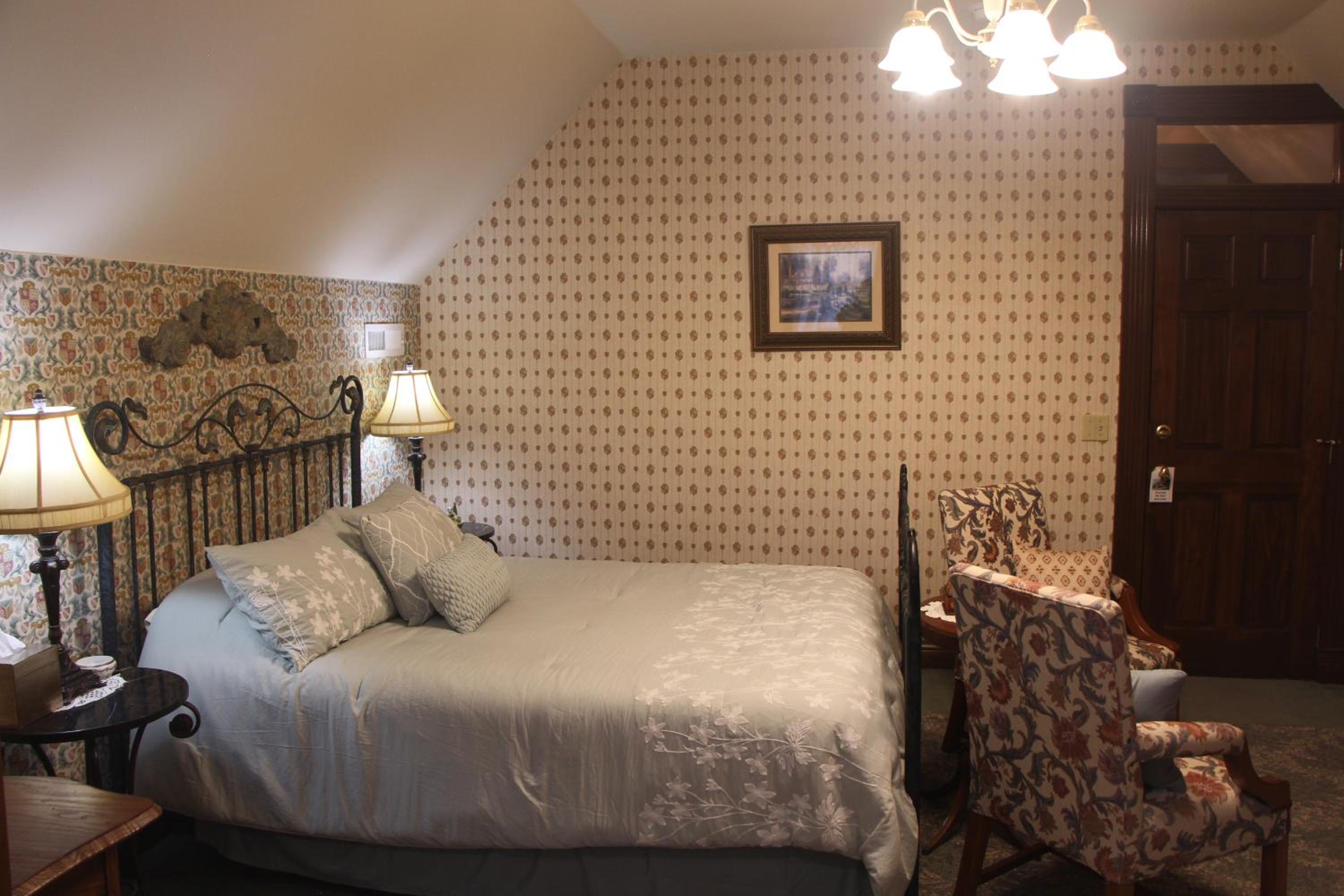 Standard Queen Room photo 3