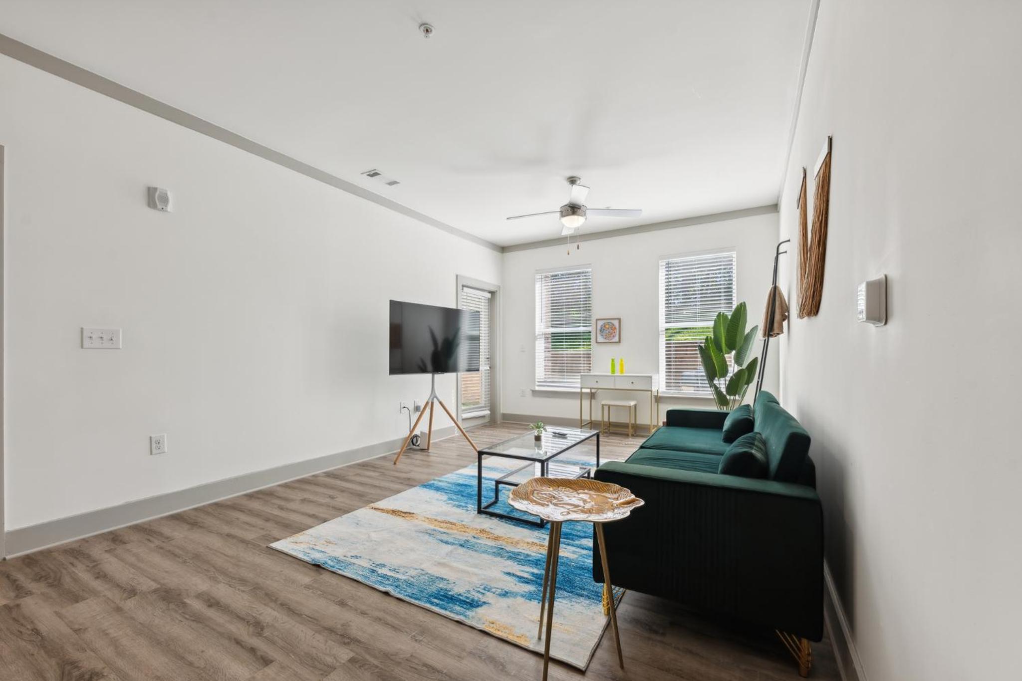 Apartment photo 2