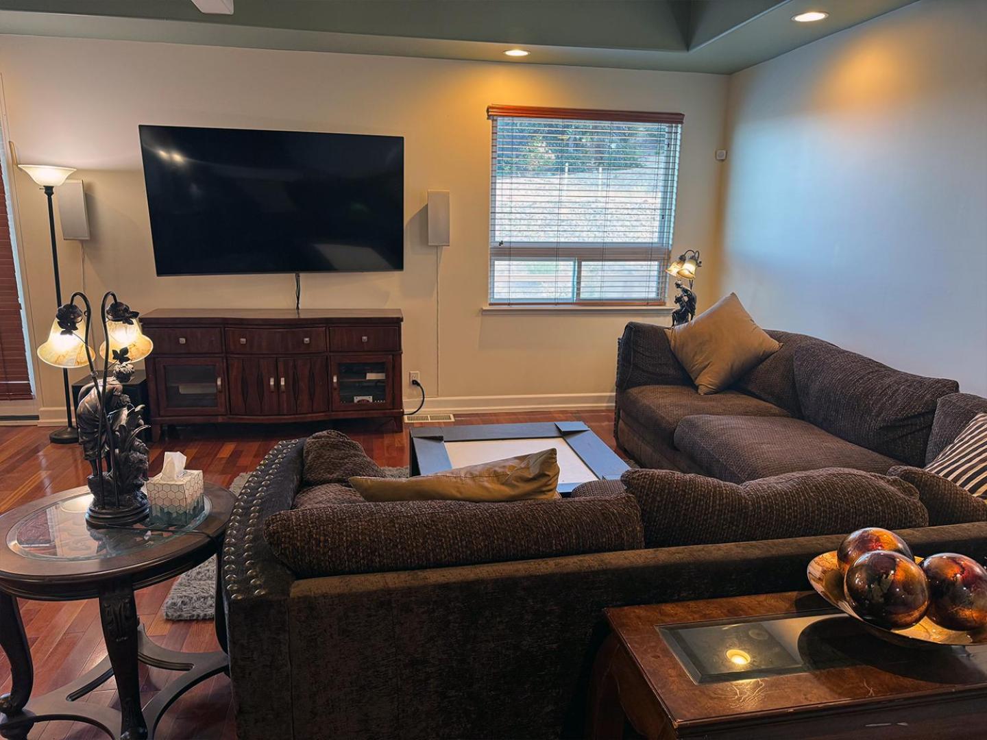 Three-Bedroom House photo 2