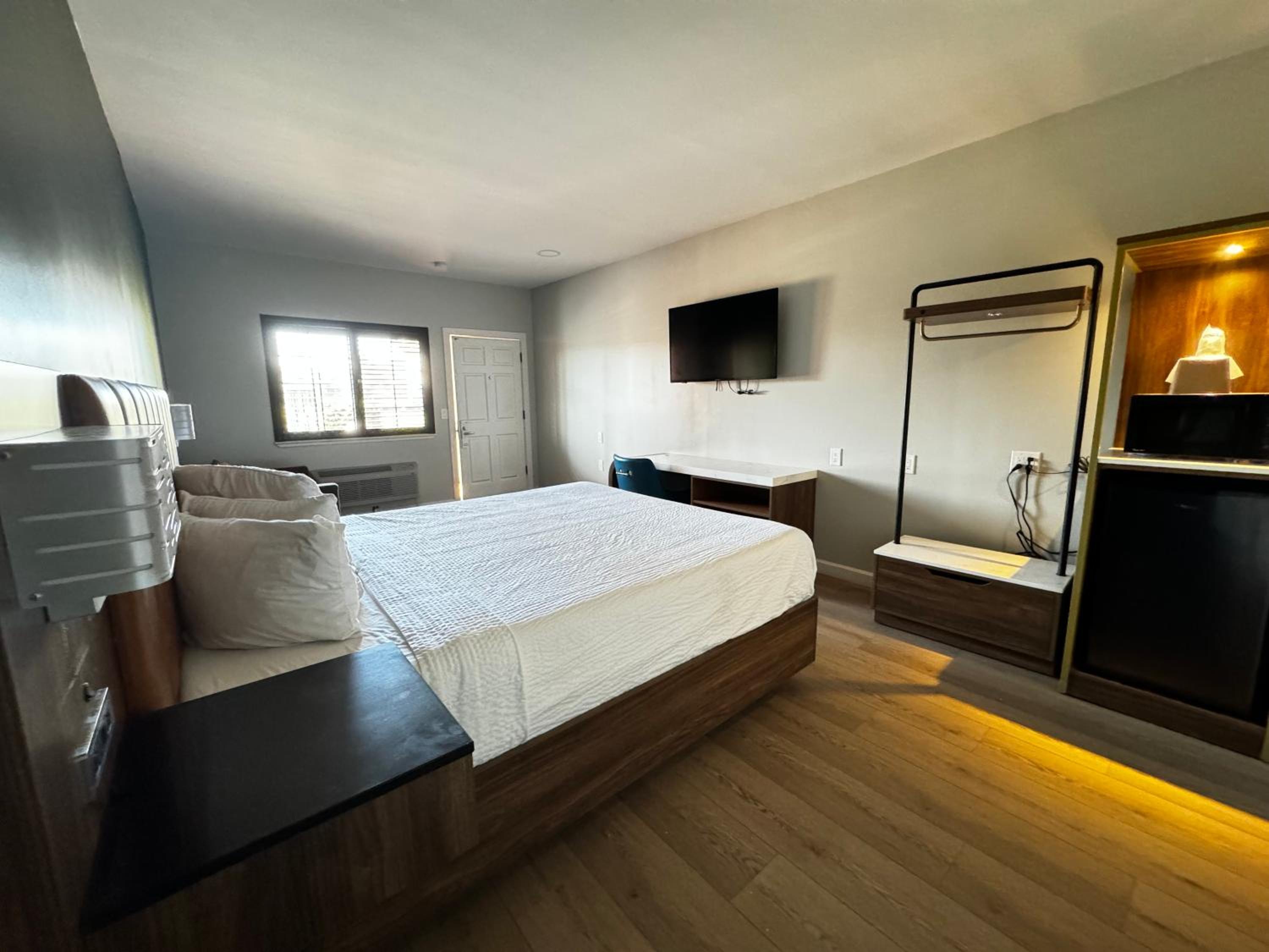 Standard King Room