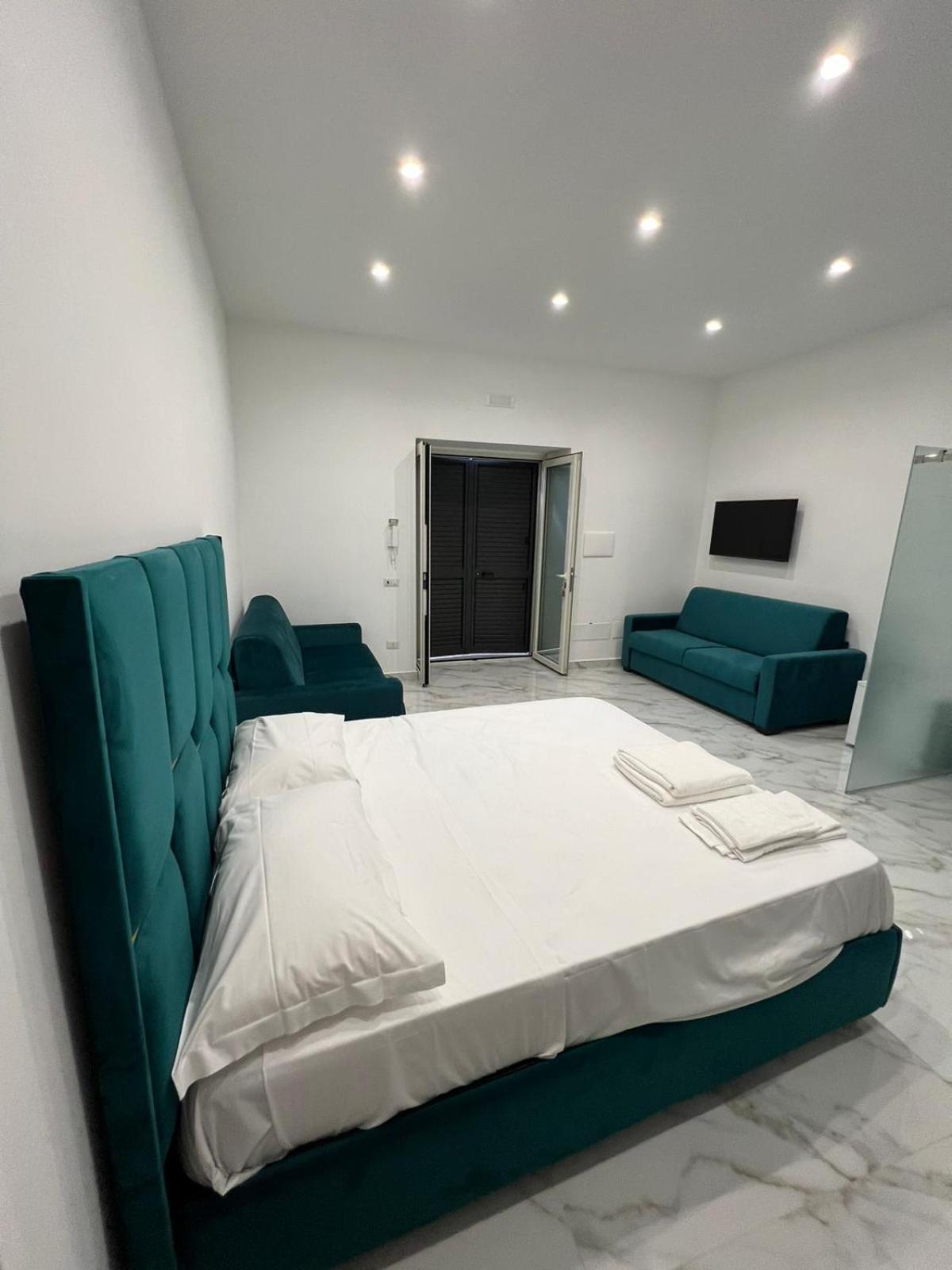 Large Double or Twin Room