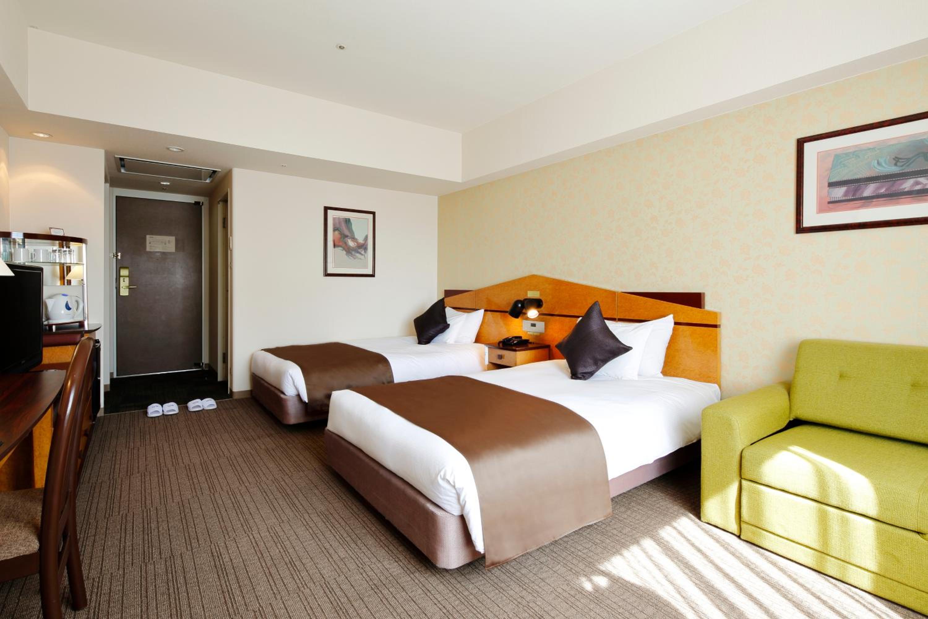 Twin Room - Non-Smoking photo 3