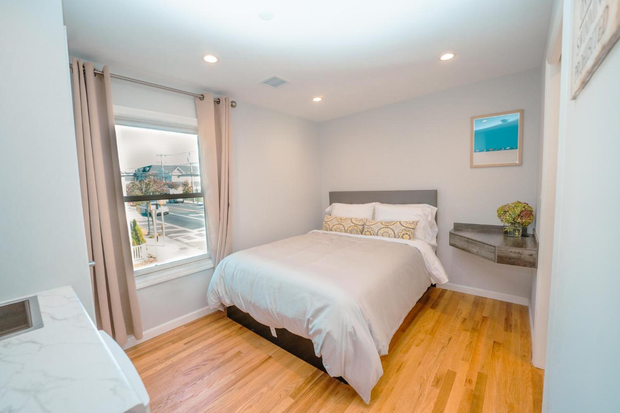 Queen Room photo 1