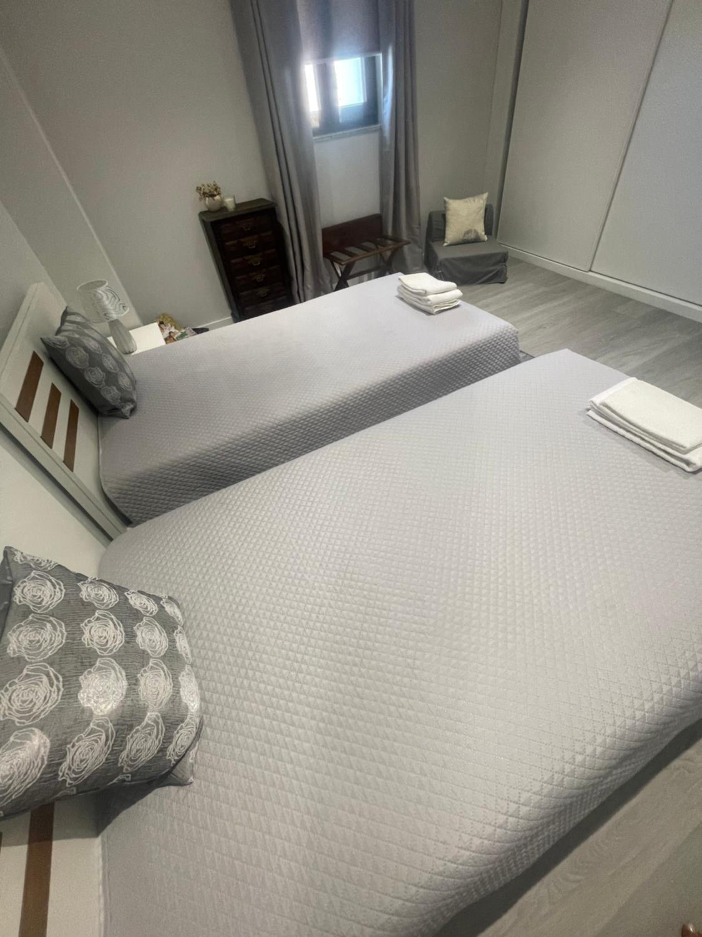 Two-Bedroom House - Photo 28