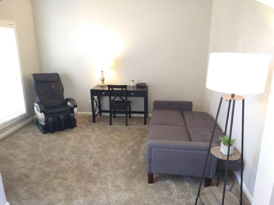 Five-Bedroom House photo 1