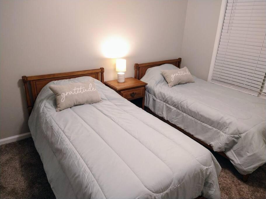 Five-Bedroom House photo 2
