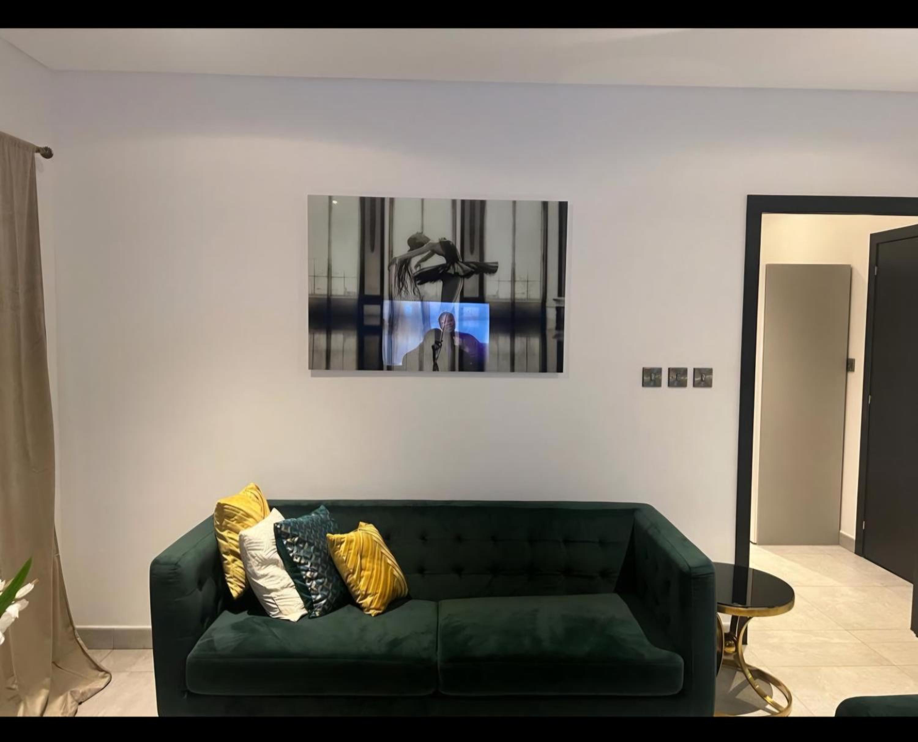Two-Bedroom Deluxe Apartment with Balcony - Photo 4