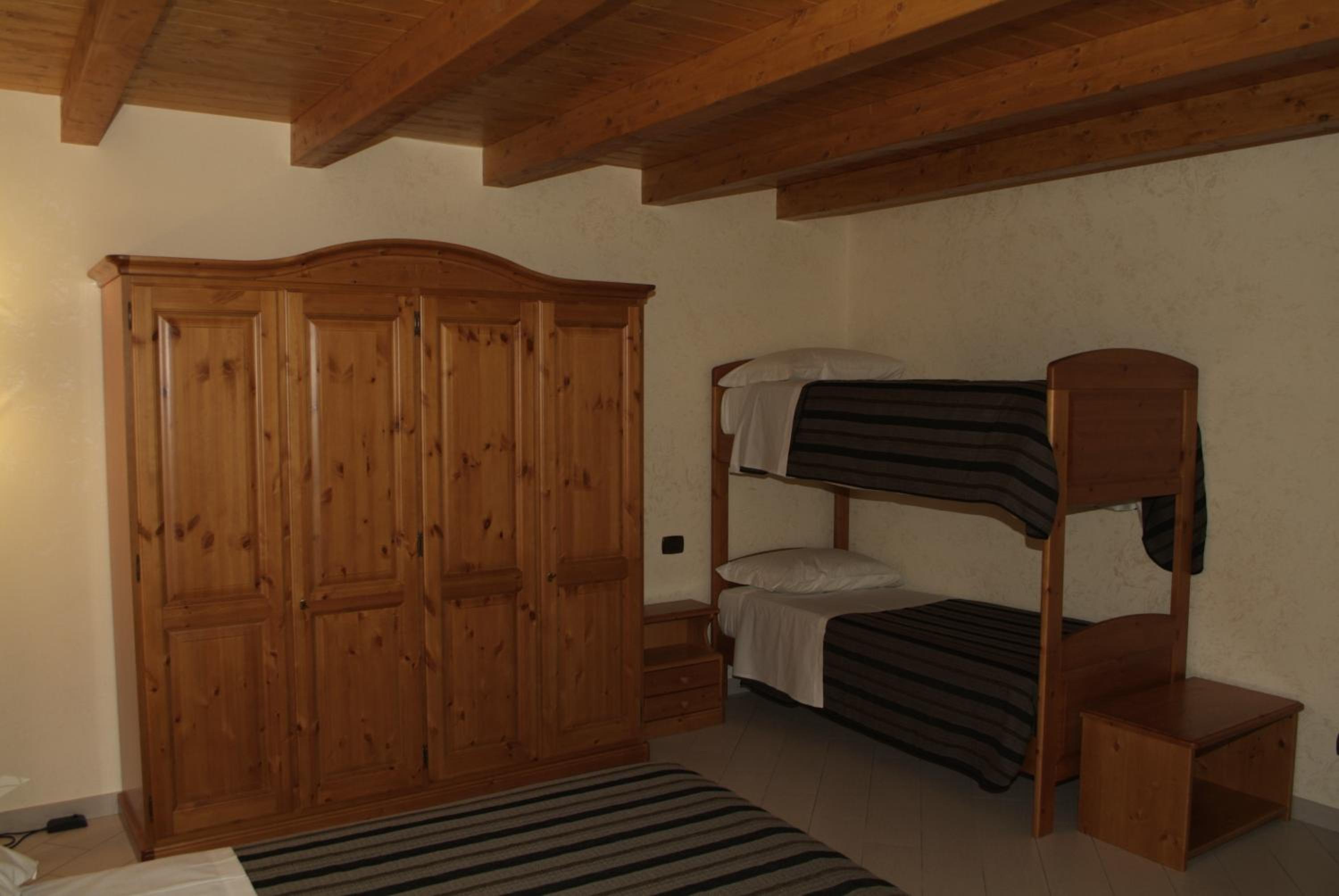 Triple Room - Photo 8