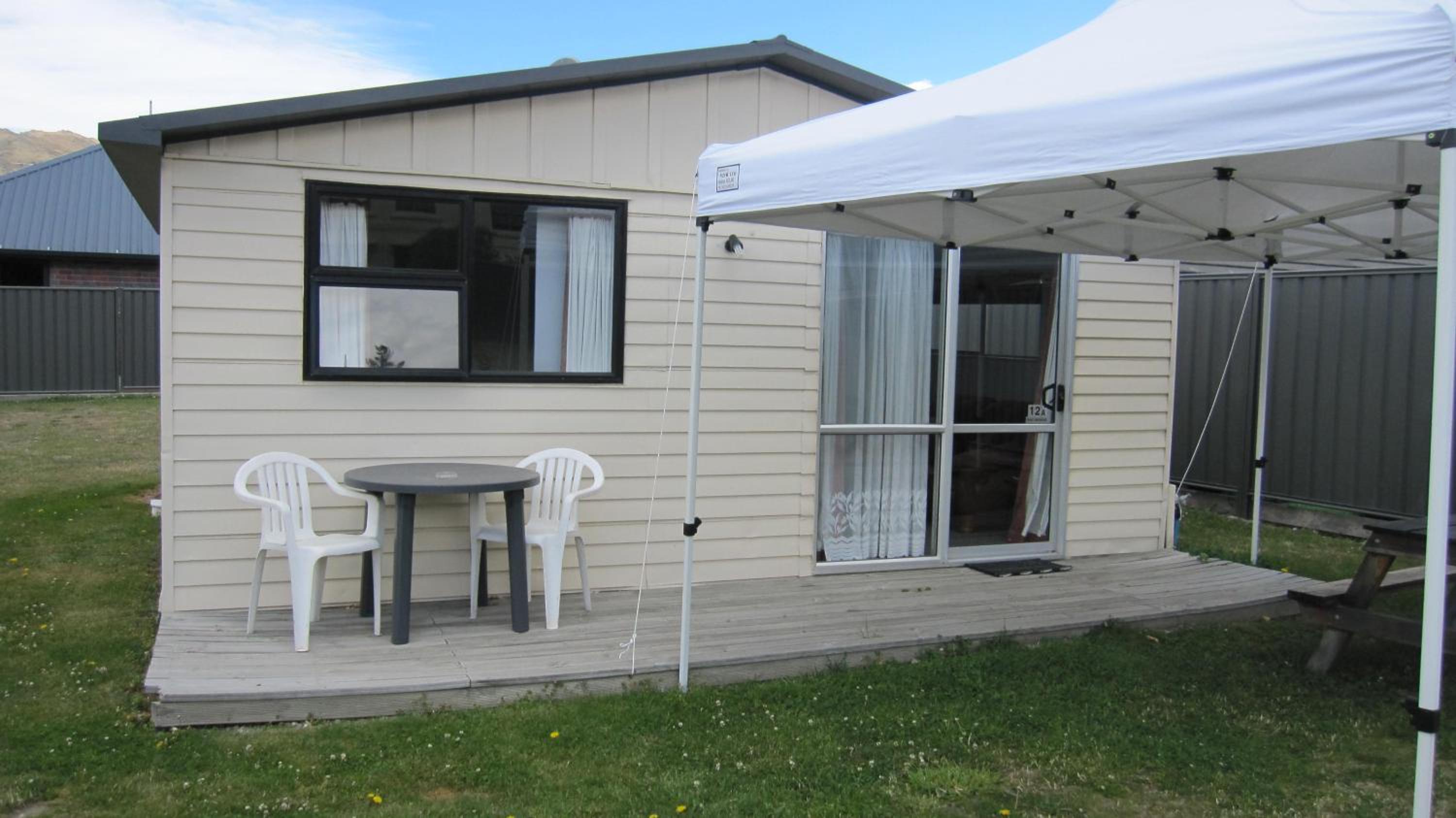 Budget One-Bedroom Bungalow - Photo 3
