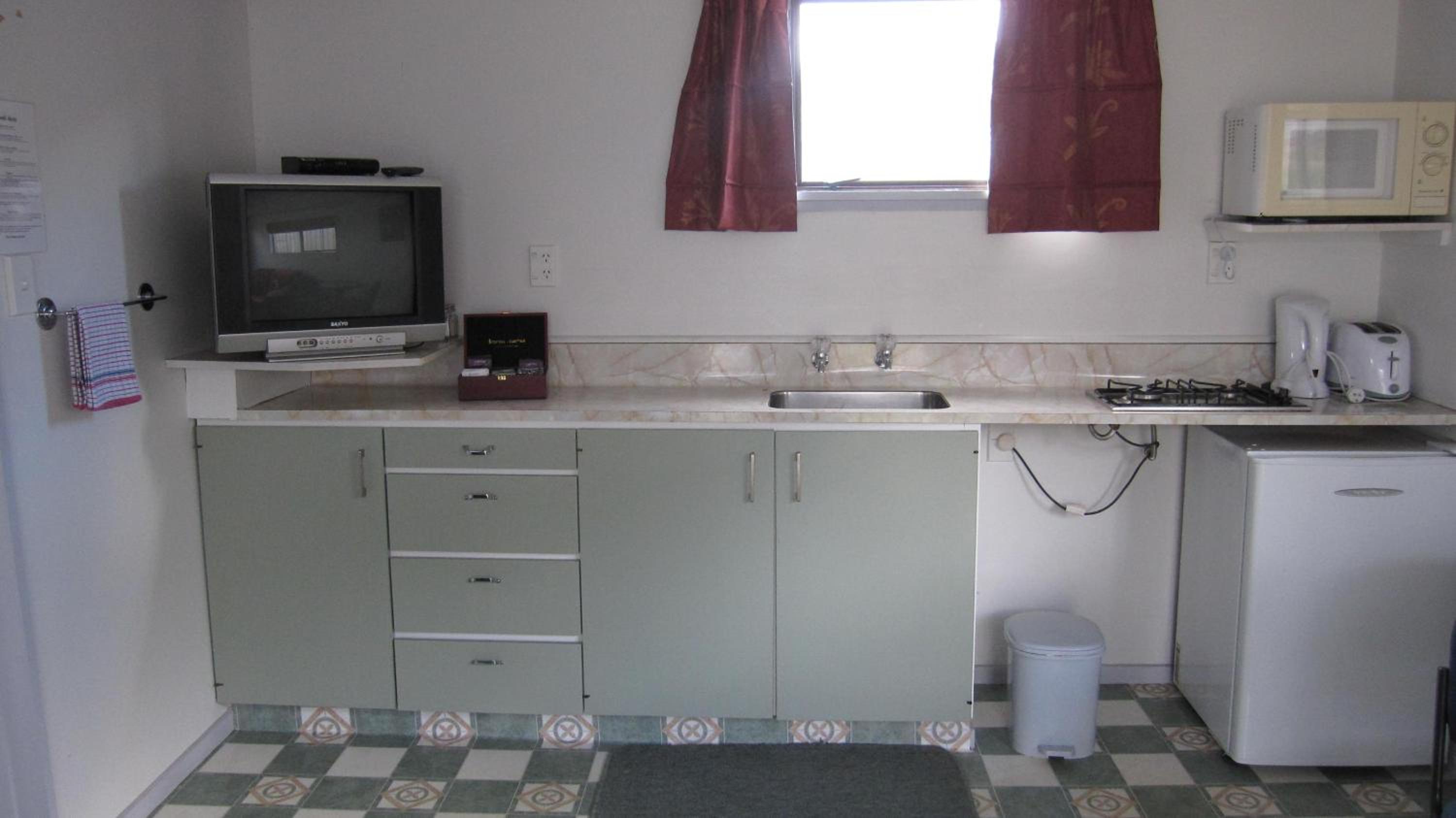 Budget One-Bedroom Bungalow - Photo 5