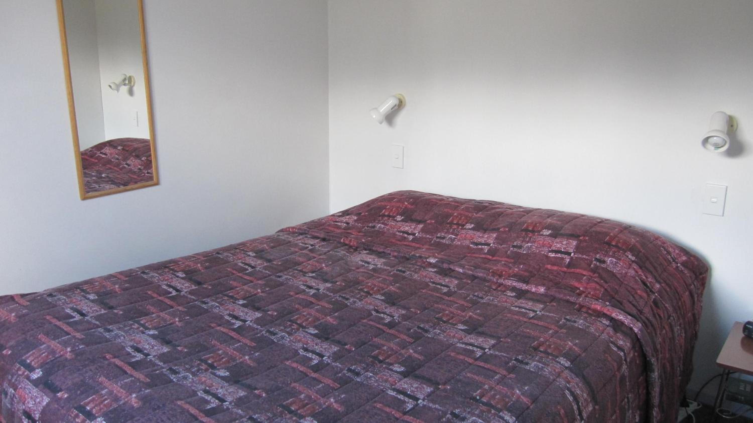 Budget One-Bedroom Bungalow - Photo 1