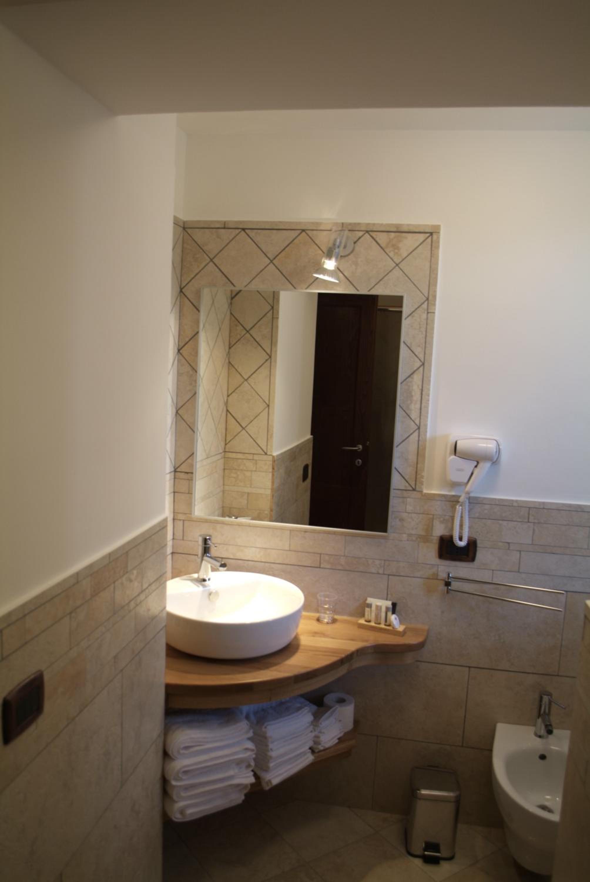 Triple Room - Photo 6