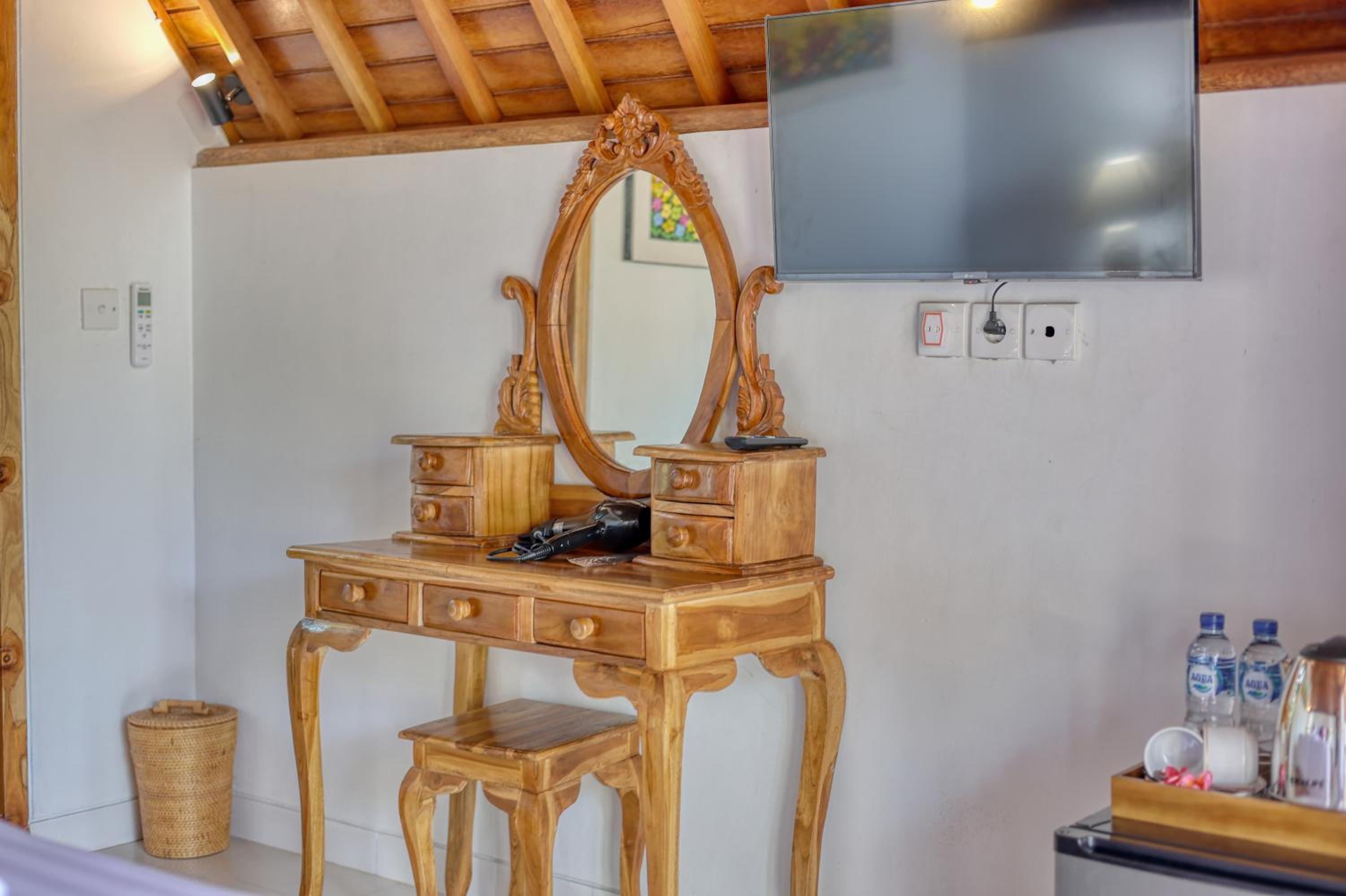 Queen Suite - Photo 19
