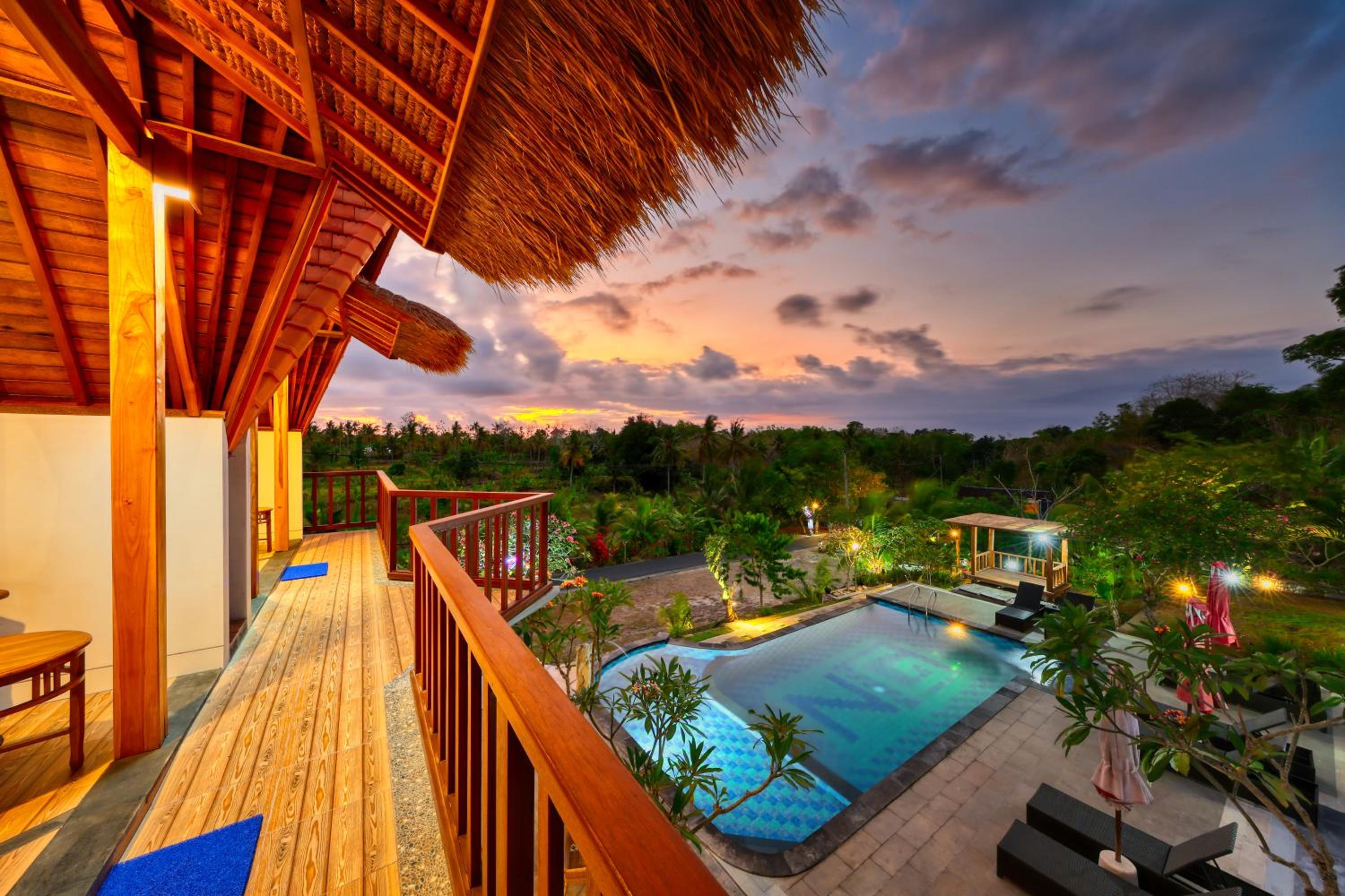 Queen Suite - Photo 17