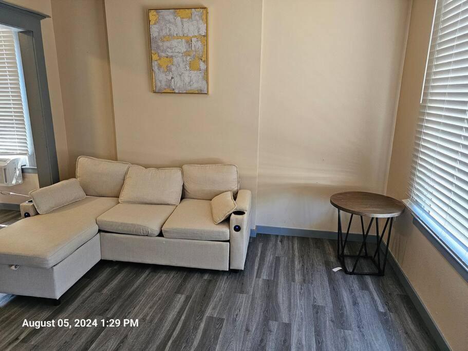 One-Bedroom Apartment photo 3