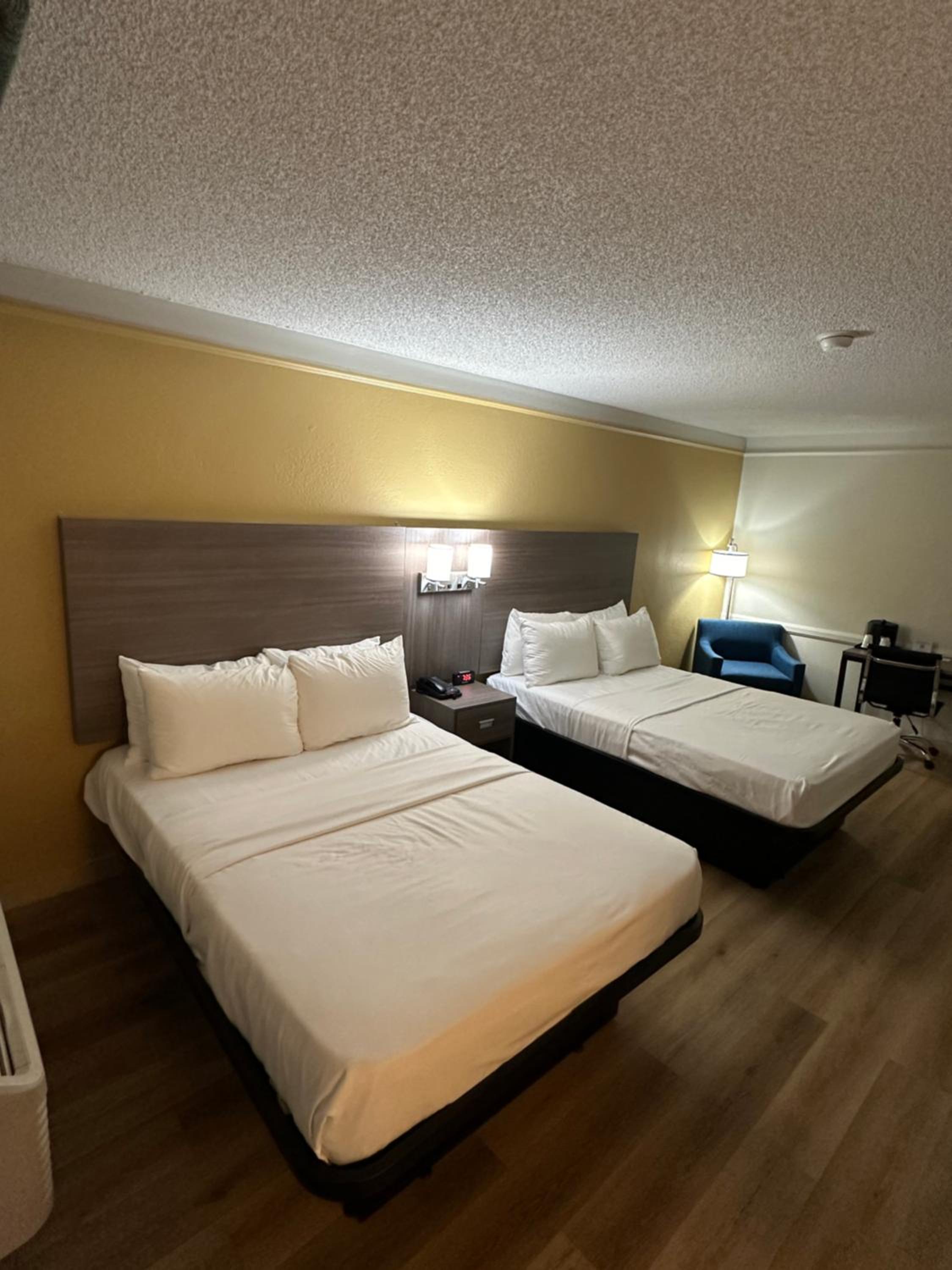 2 Full Beds | Non-Smoking, Kitchen photo 1