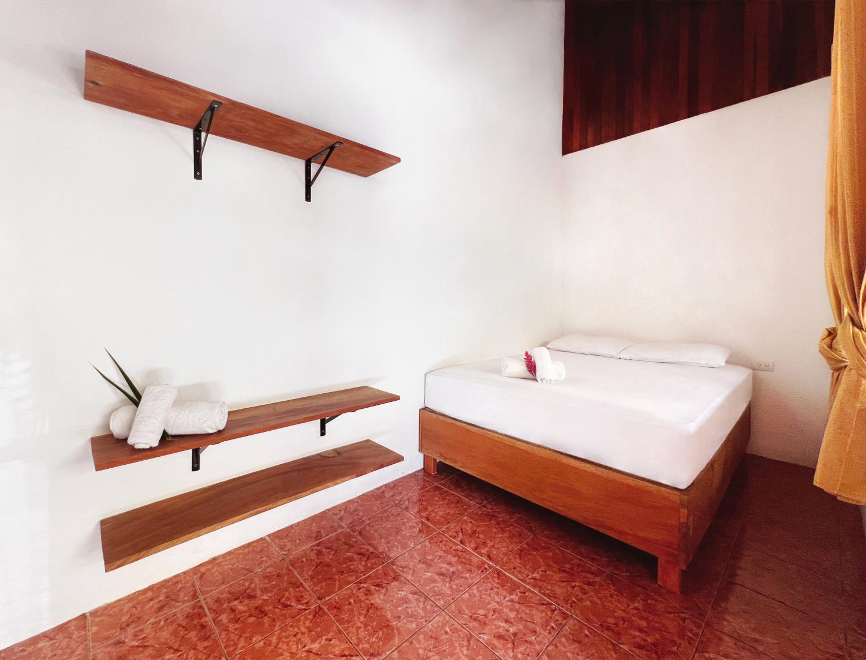 Double Room with Shared Bathroom photo 3
