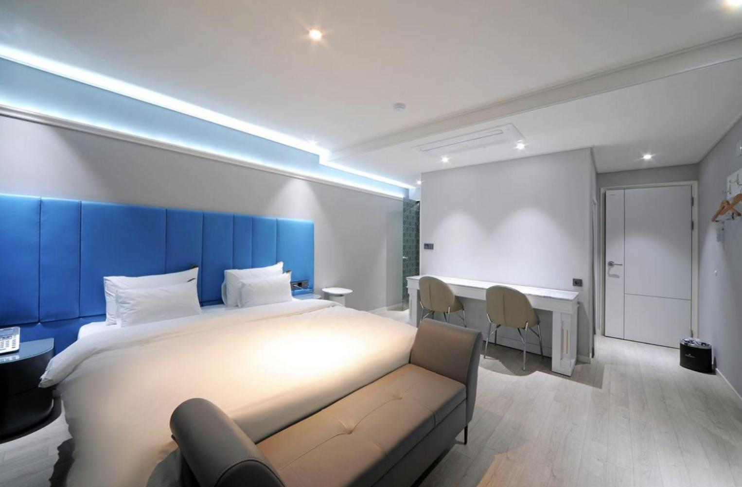 Table room - Photo 2