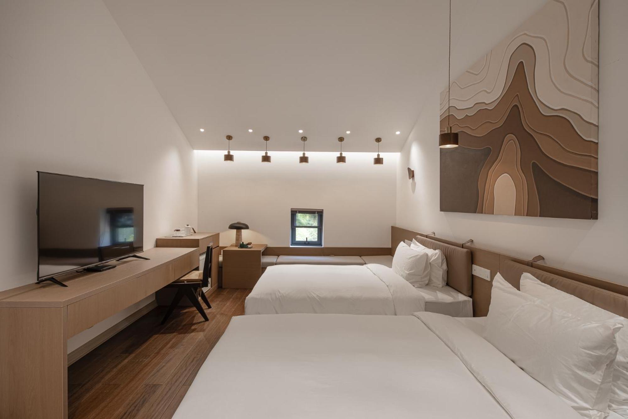 Double Room With Two Double Beds photo 2