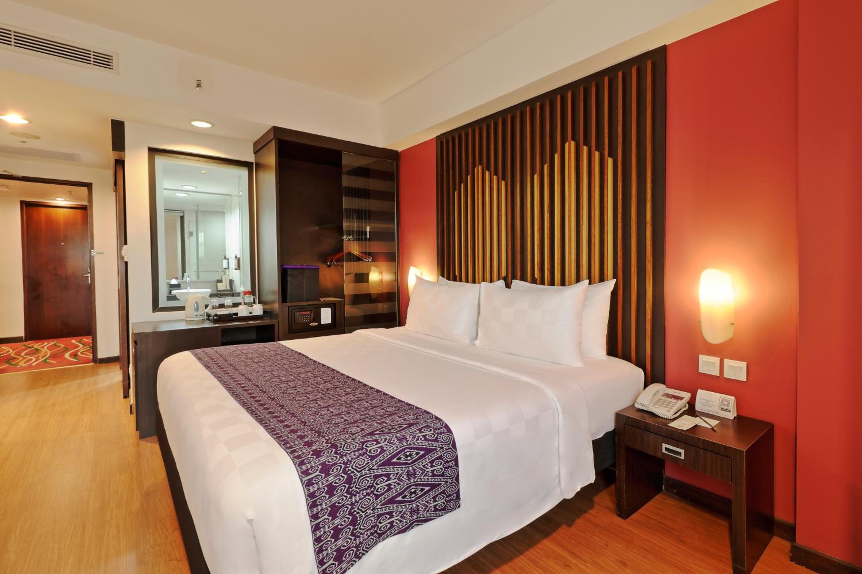 Superior King Room - Photo 4