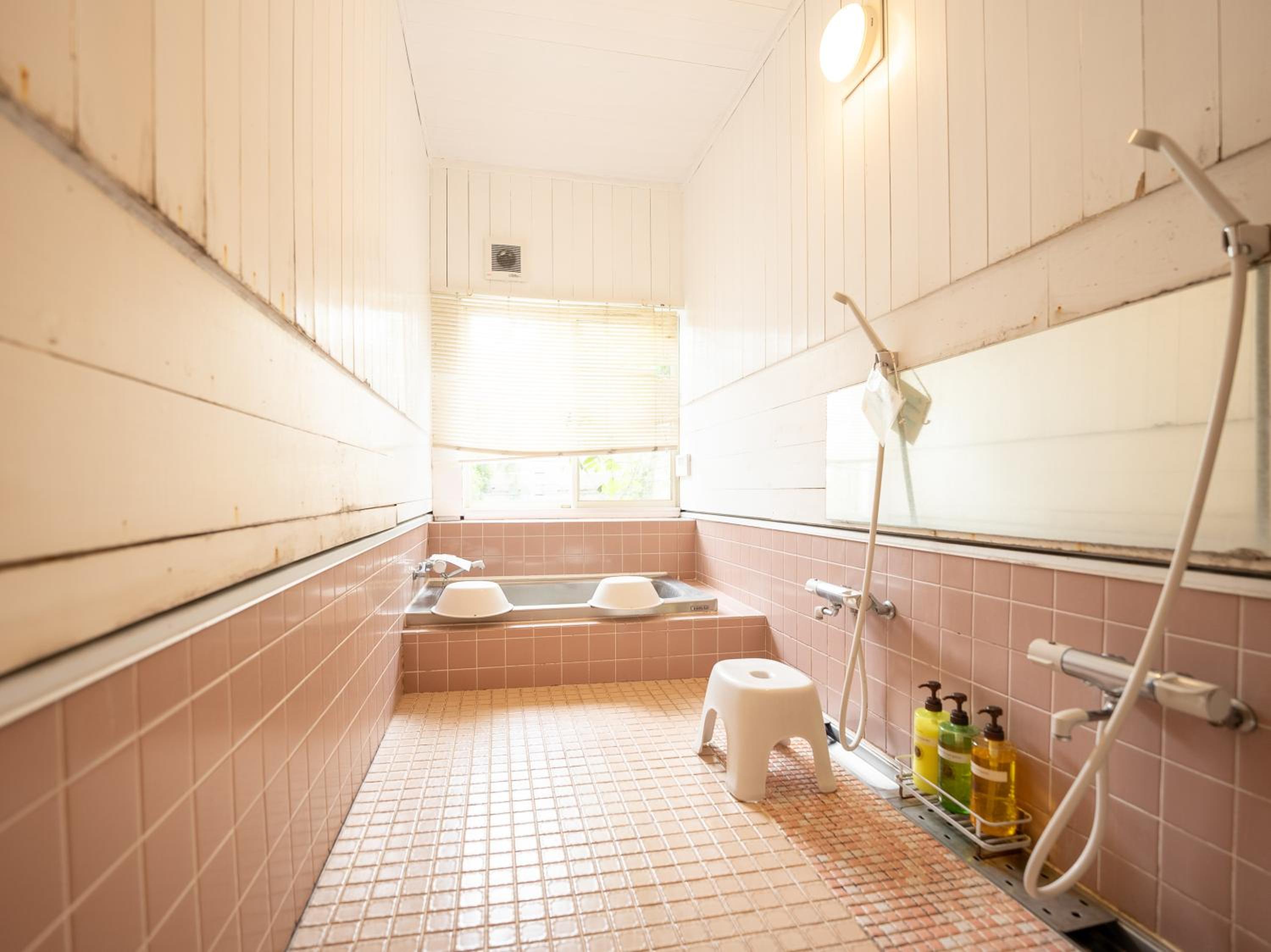 No pets allowed - Twin Room  with Shared Bathroom - Non-Smoking　ペット不可【禁煙】ペンション 2ベットルーム　 - Photo 5