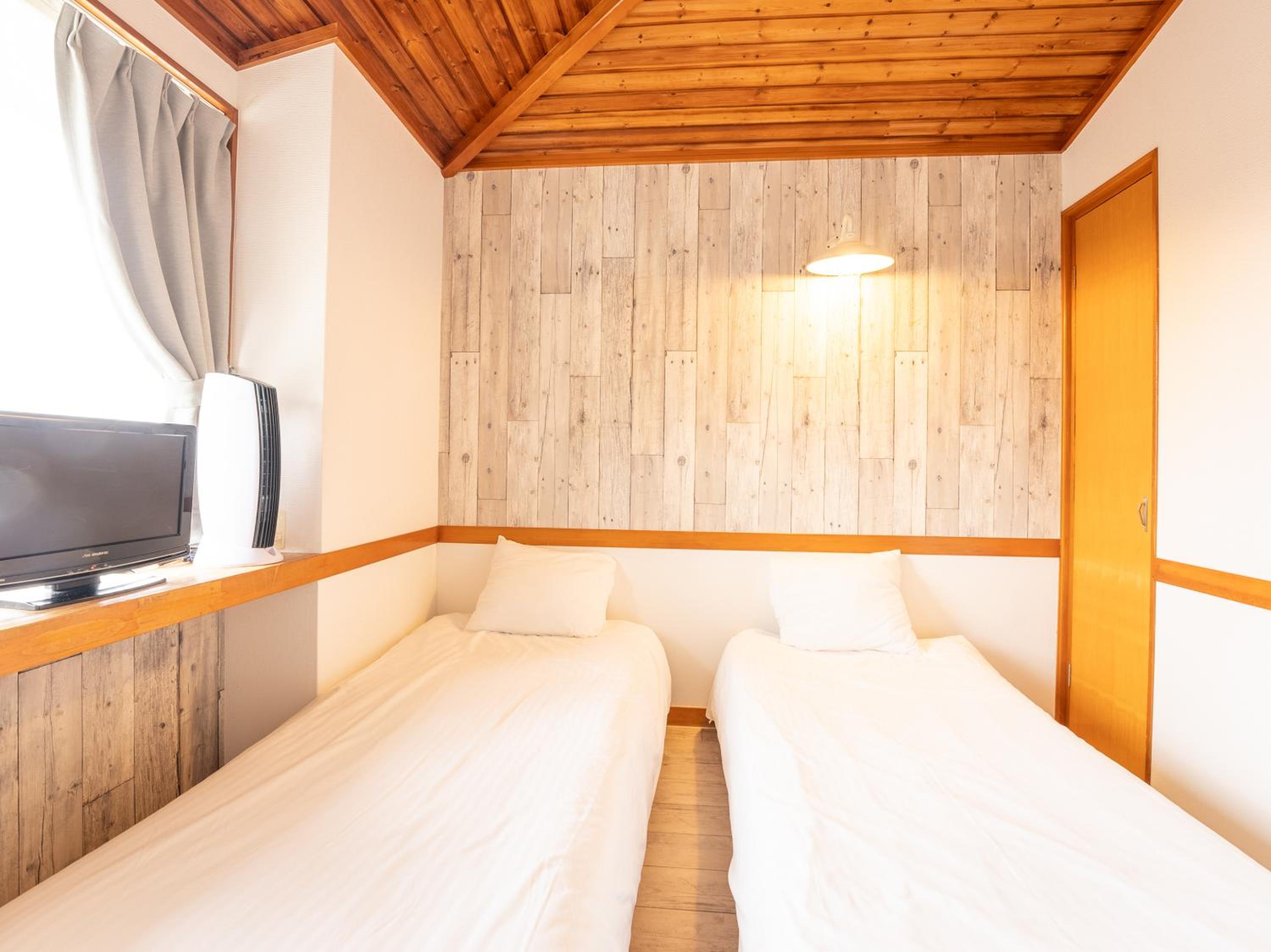No pets allowed - Twin Room  with Shared Bathroom - Non-Smoking　ペット不可【禁煙】ペンション 2ベットルーム　 - Photo 9
