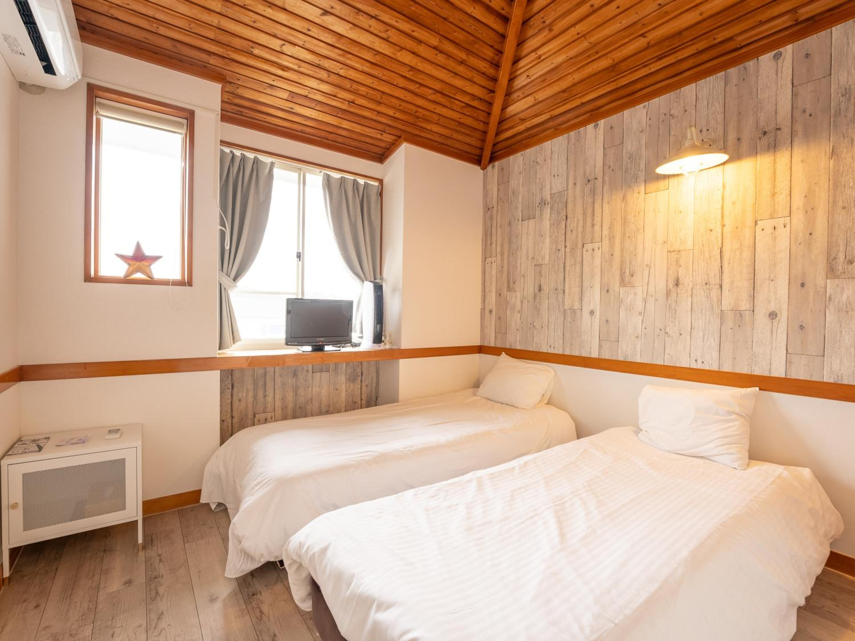 No pets allowed - Twin Room  with Shared Bathroom - Non-Smoking　ペット不可【禁煙】ペンション 2ベットルーム　 - Photo 1