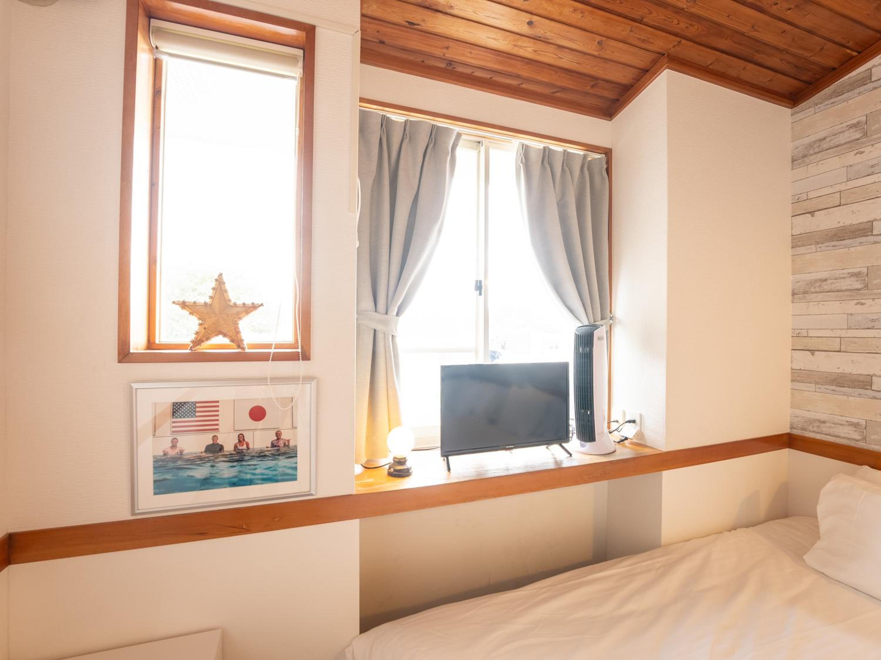 No pets allowed - Triple Room with with Shared Bathroom - Non-Smoking　ペット不可【禁煙】ペンション 3ベットルーム - Photo 13