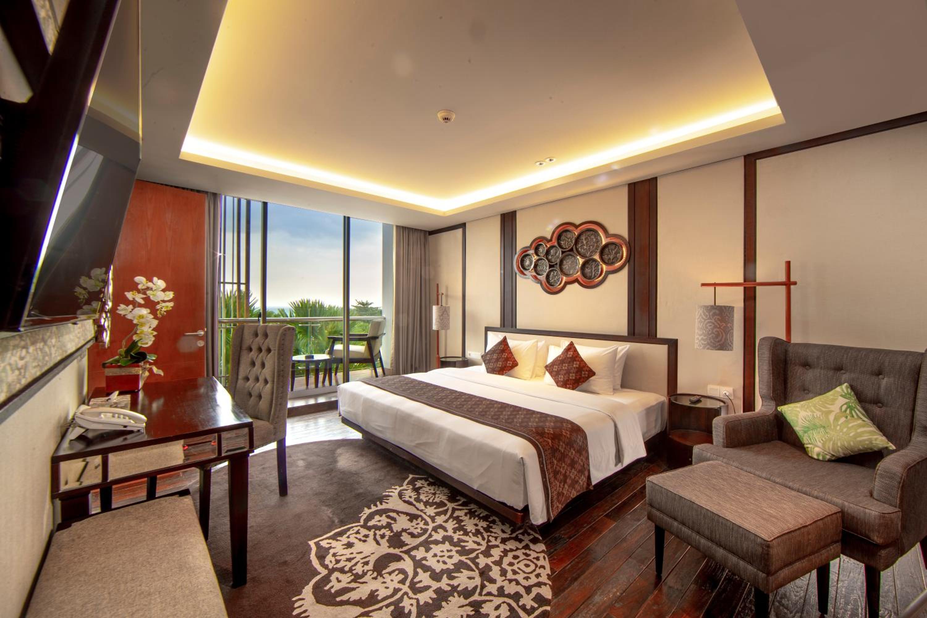 Suite With Return Airport Transfer