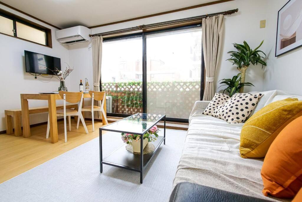 Three-Bedroom Apartment photo 1