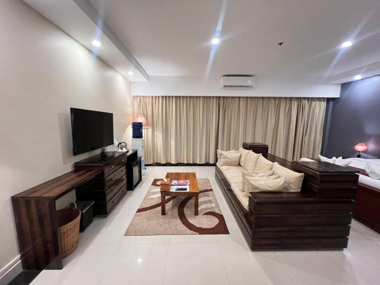 Superior Suite - Photo 10