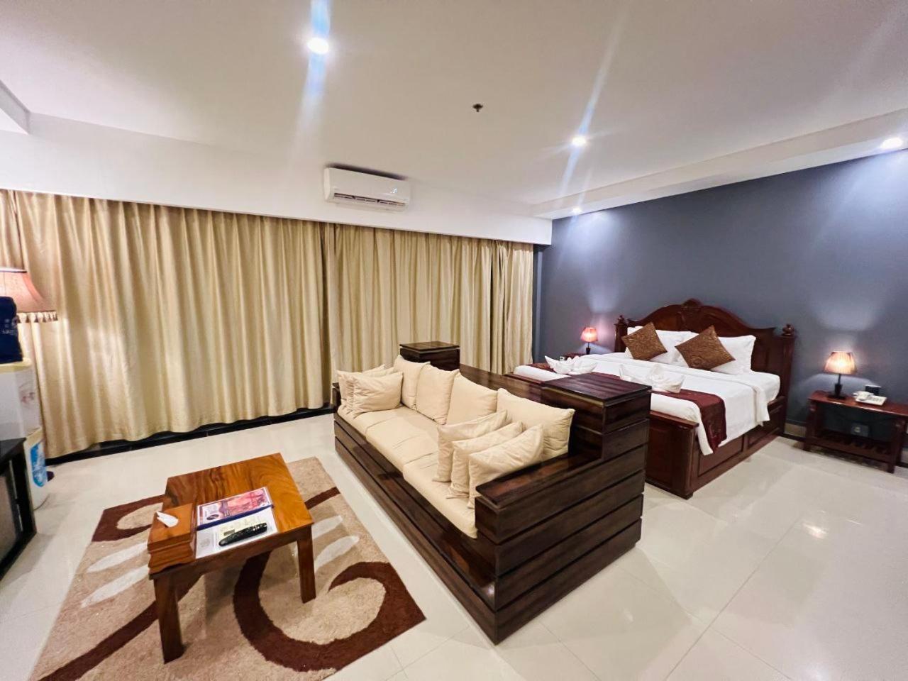 Superior Suite - Photo 2