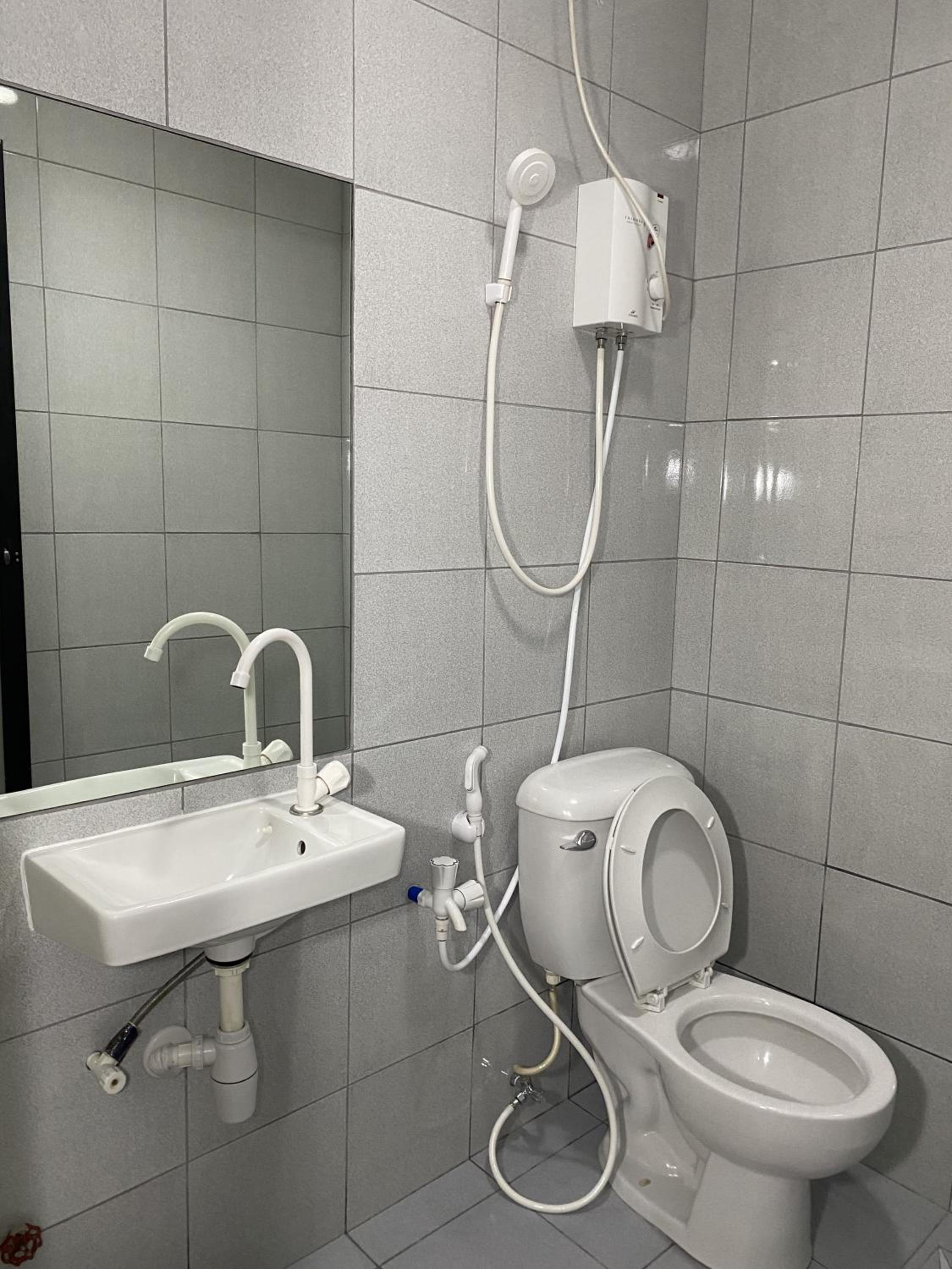 Standard Twin Room with Shared Bathroom photo 3