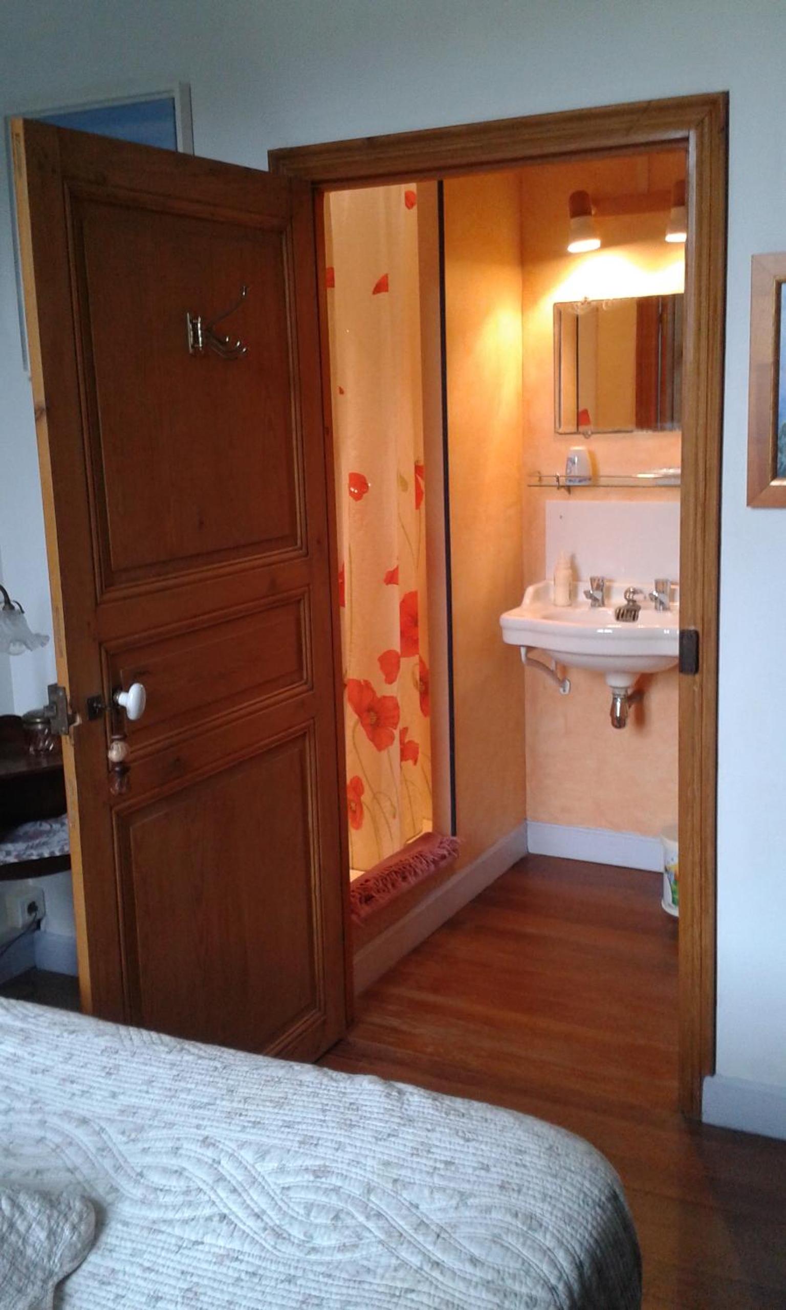Double Room with Private Bathroom photo 2