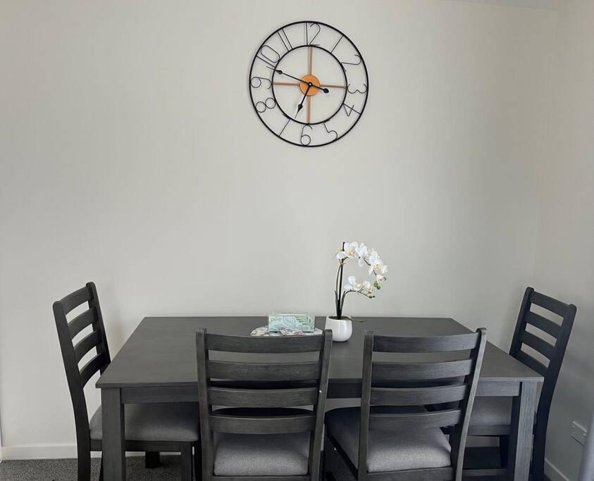 Two-Bedroom Apartment photo 2