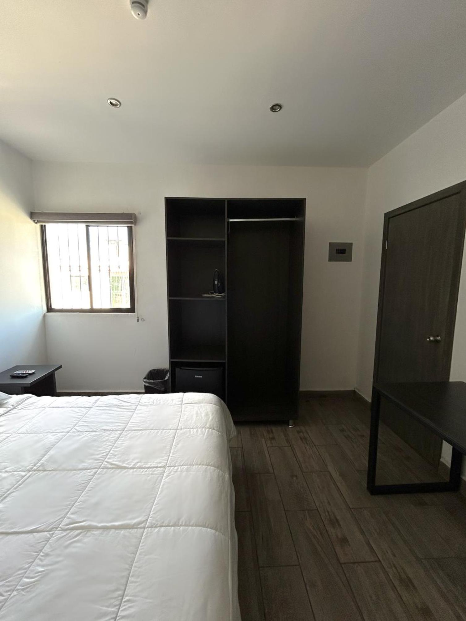 Double Room - Photo 25