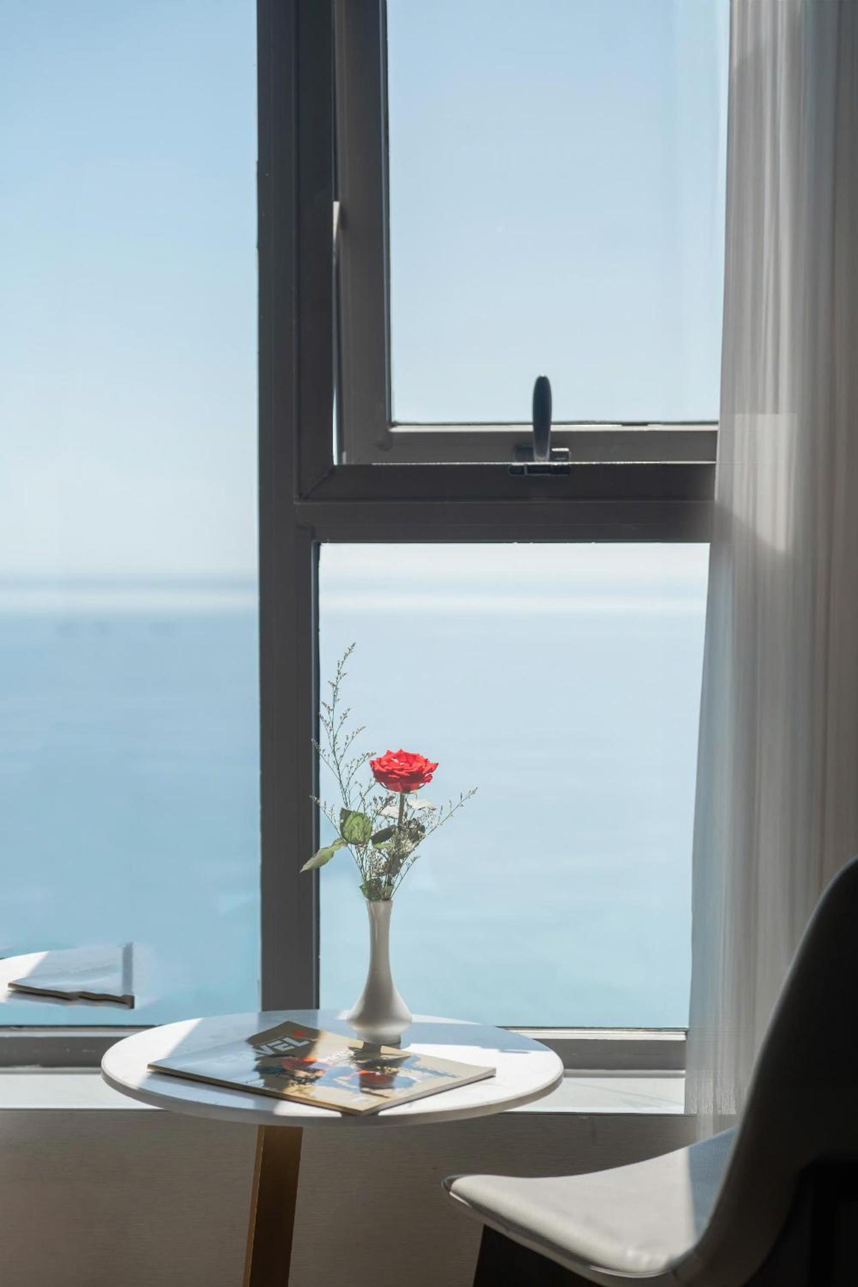 Deluxe Twin Room with Sea View - Photo 6