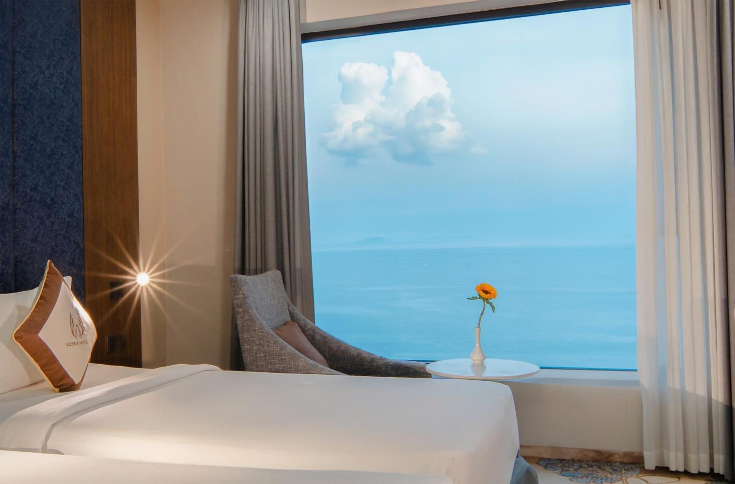 Deluxe Twin Room with Sea View - Photo 9
